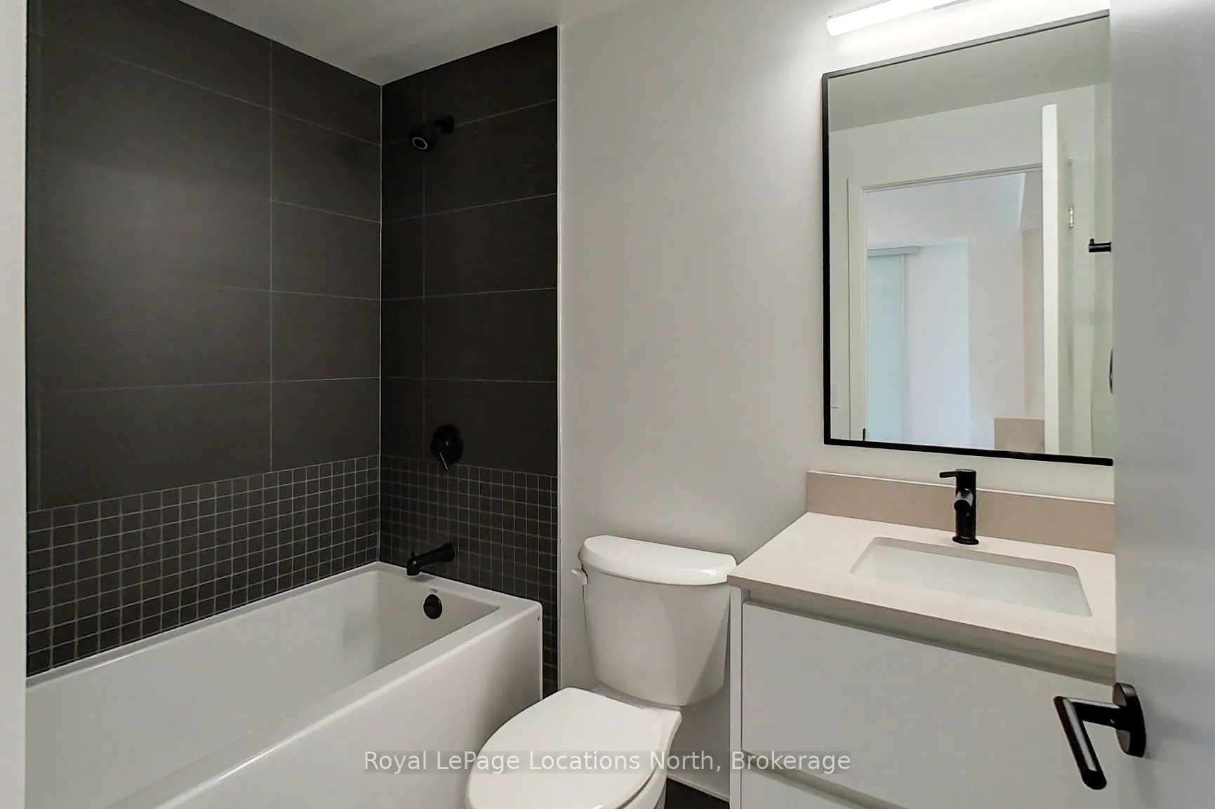 31 Huron Street, #303