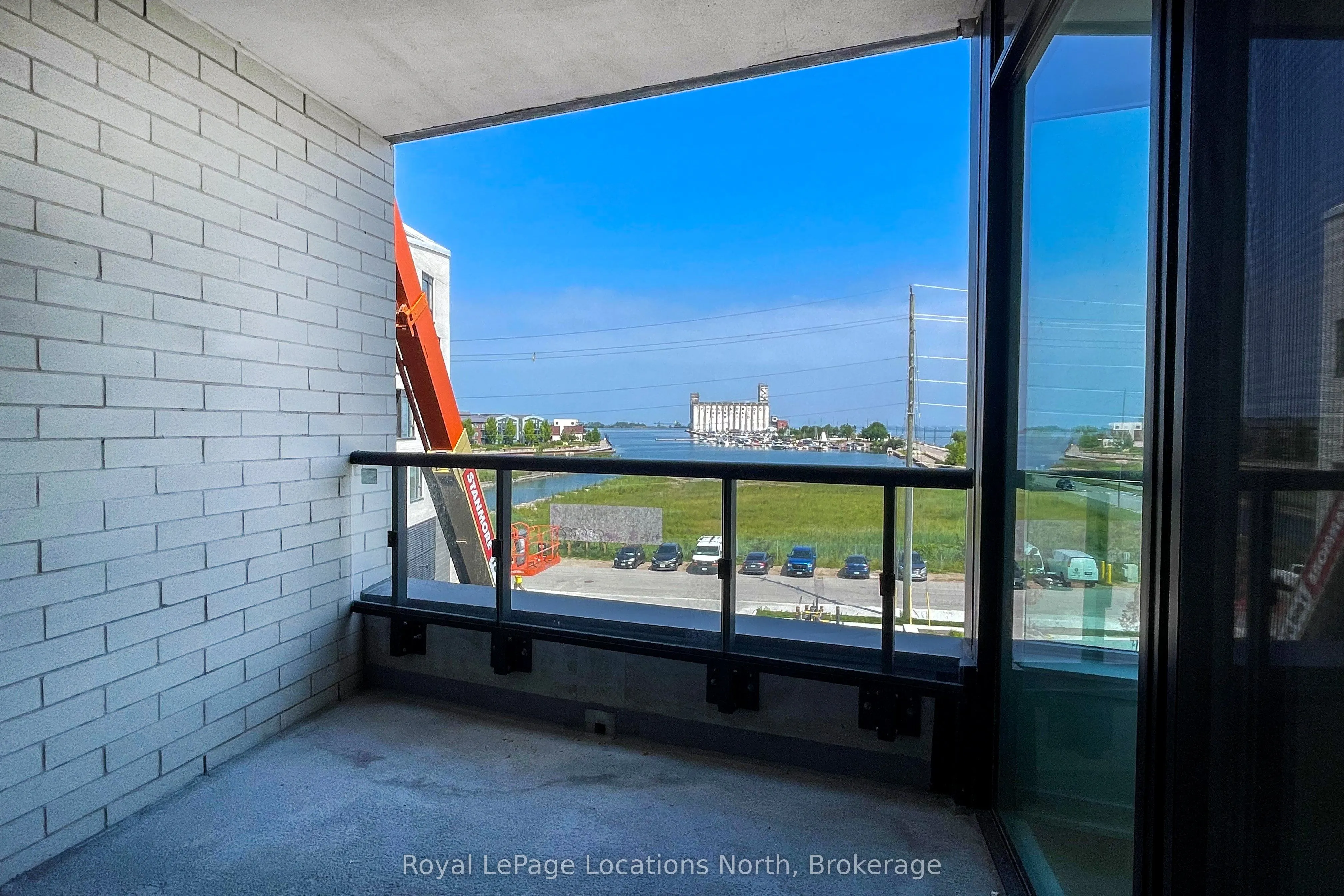 31 Huron Street, #303