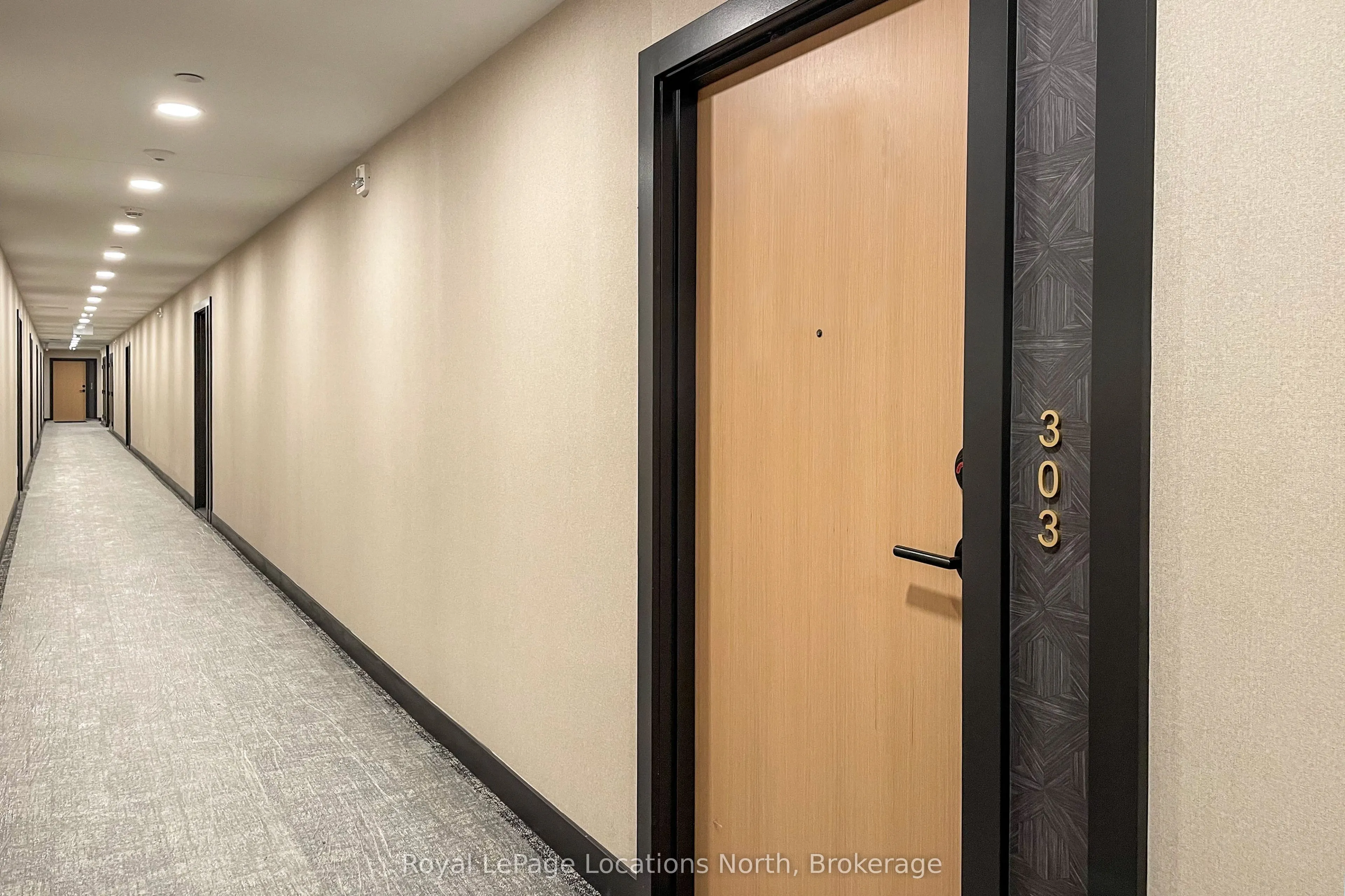 31 Huron Street, #303