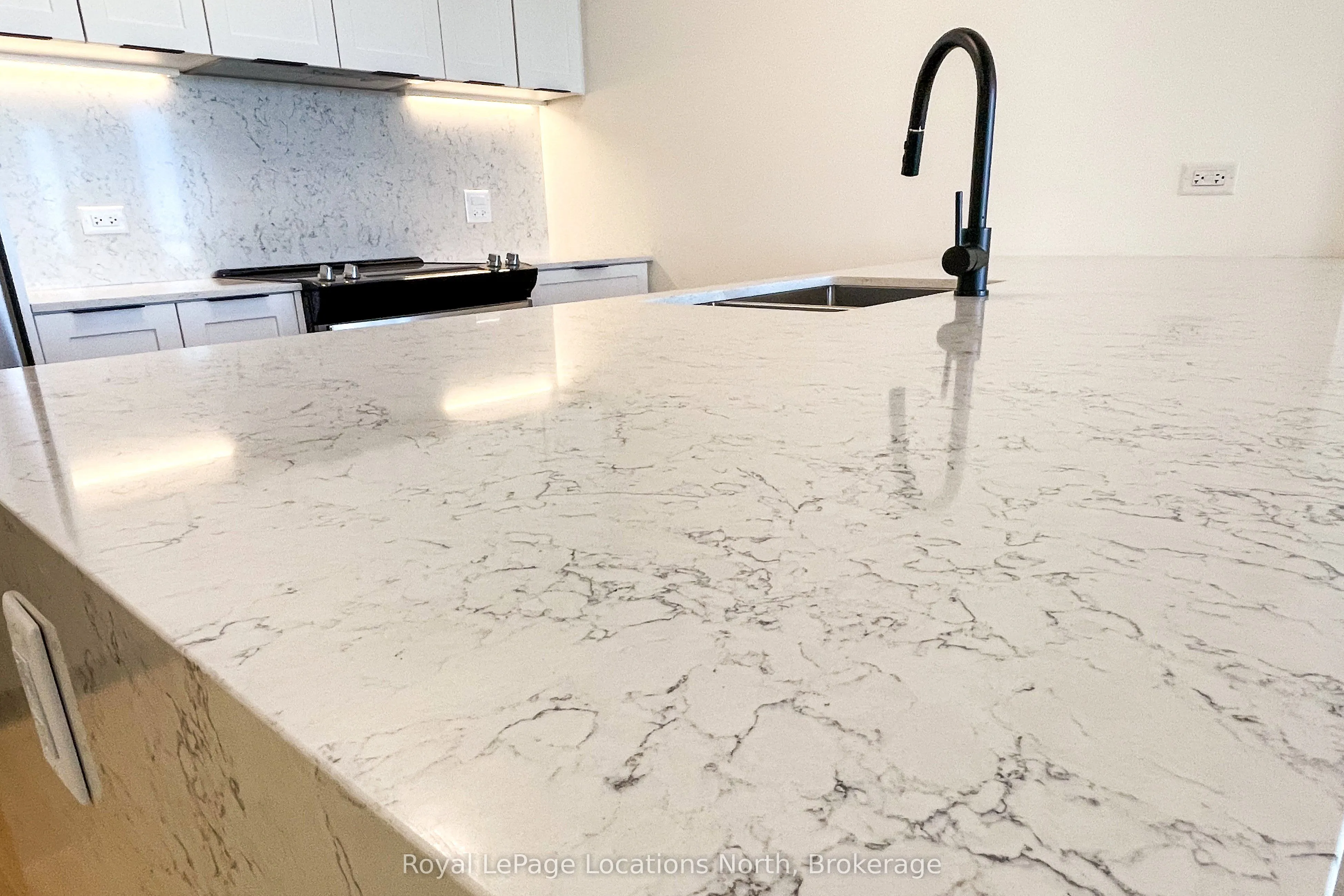 31 Huron Street, #303