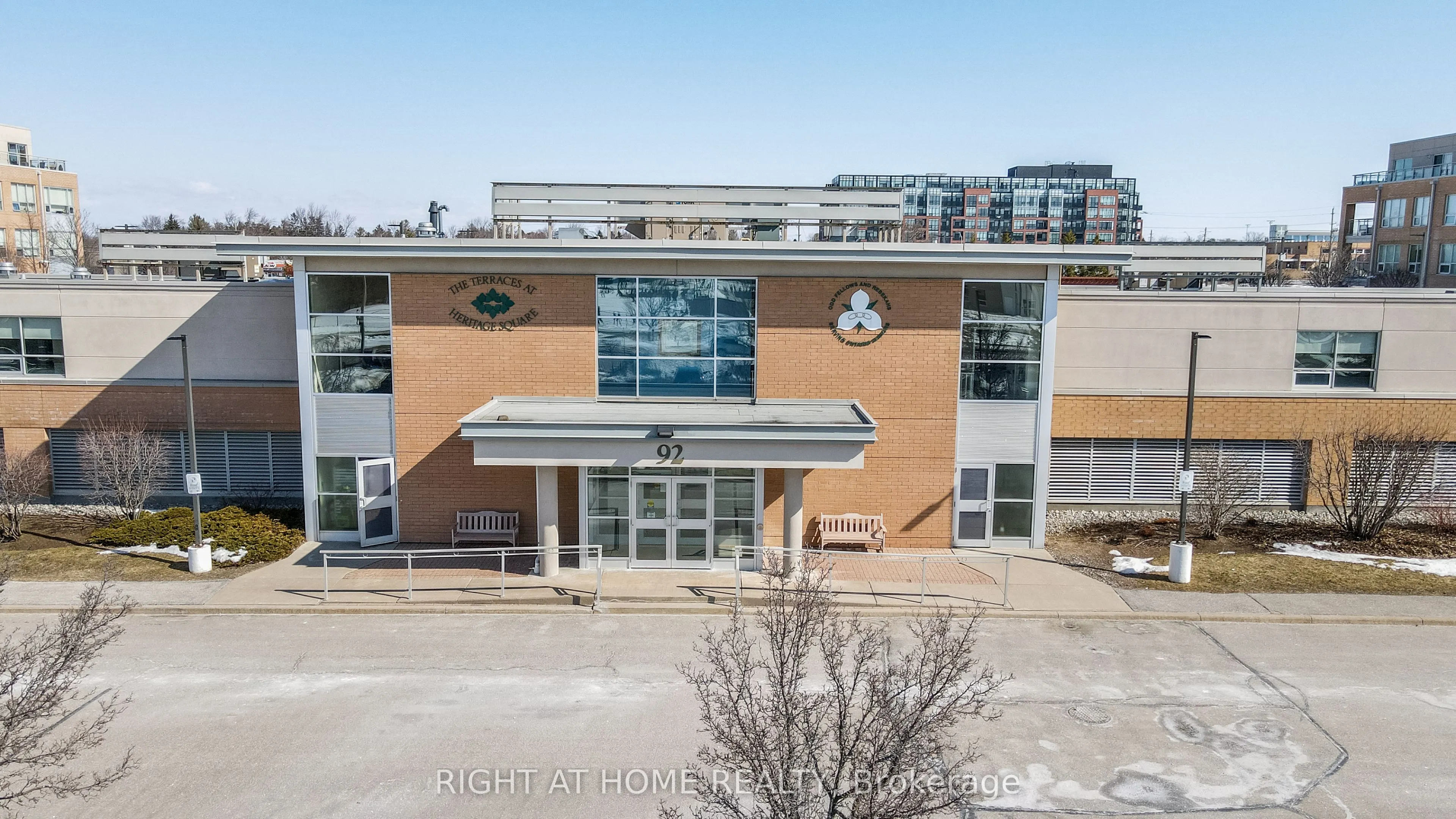 94 Dean Avenue, #417