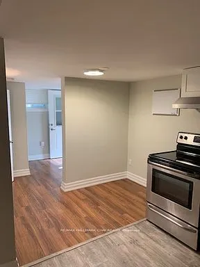 32 Grove Street W, #1, 2, 3