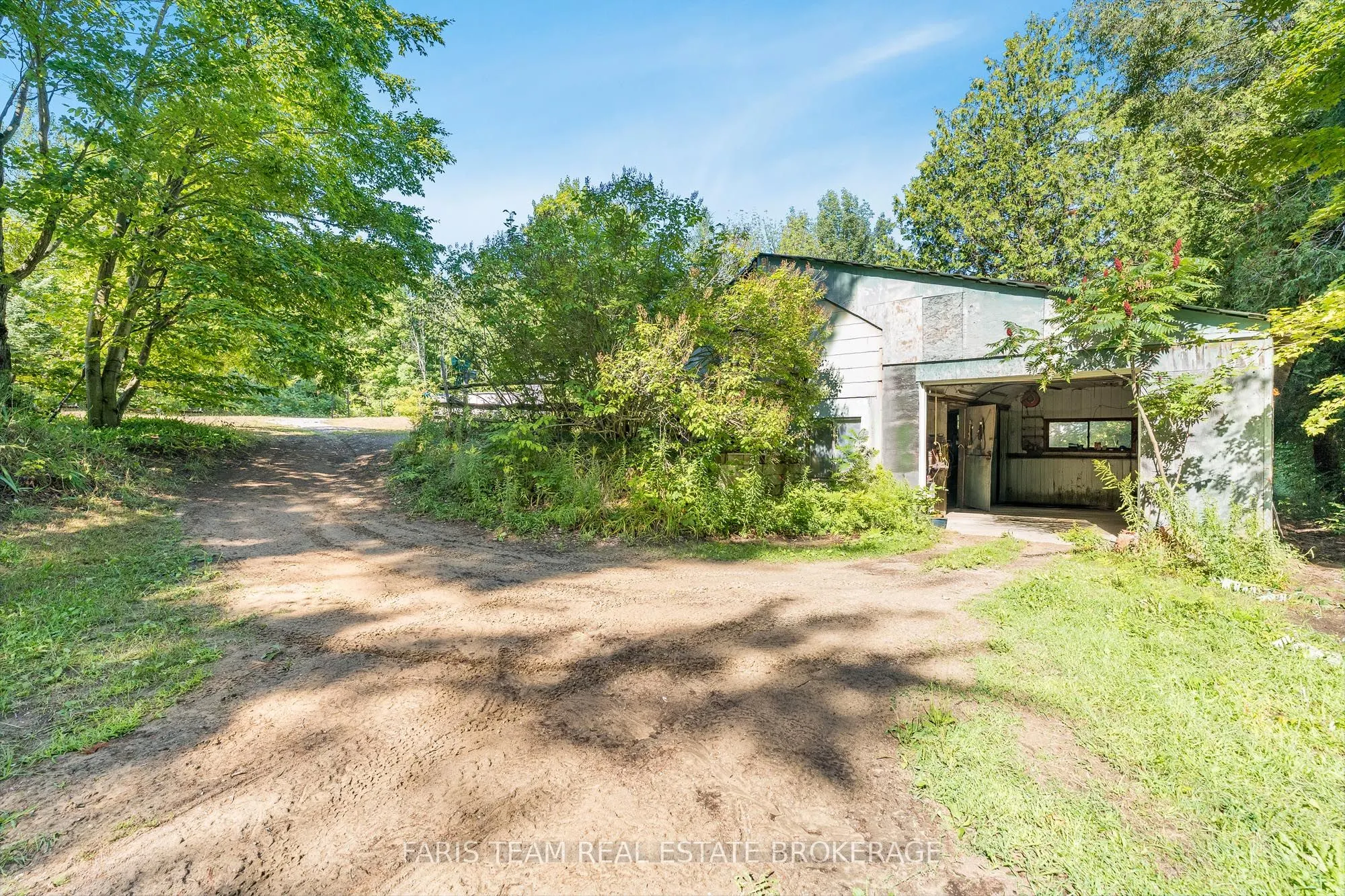 1983 Horseshoe Valley Road W