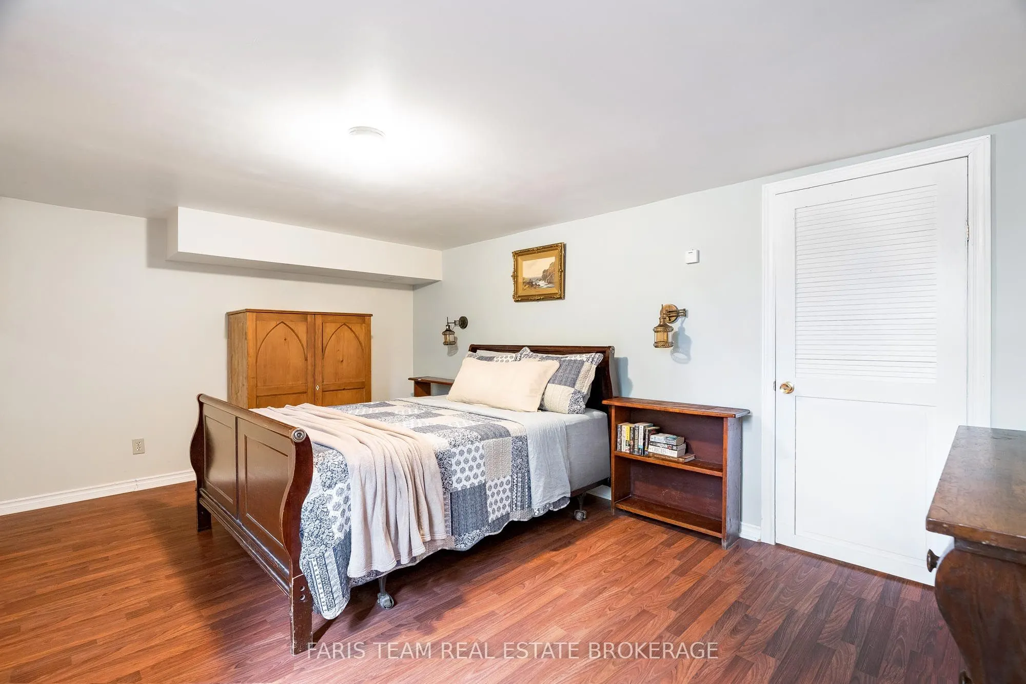1983 Horseshoe Valley Road W