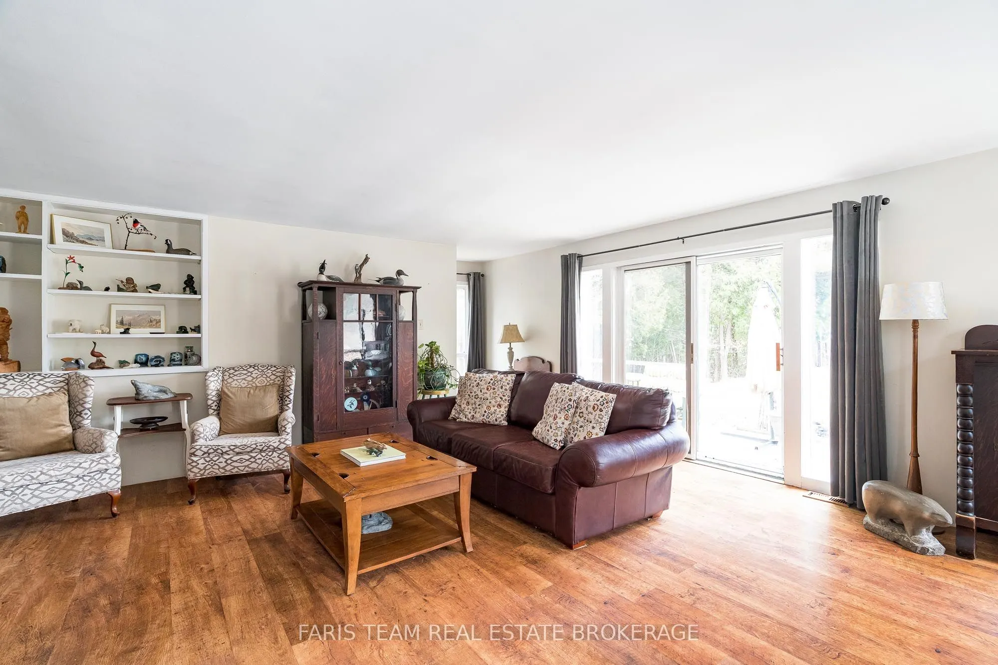 1983 Horseshoe Valley Road W
