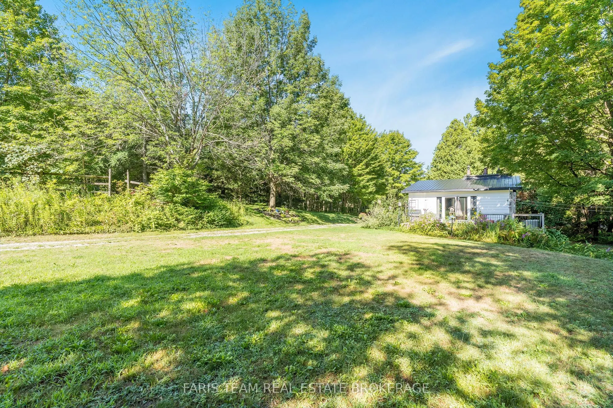 1983 Horseshoe Valley Road W