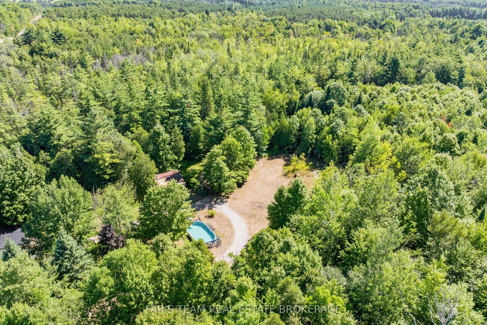 1983 Horseshoe Valley Road W
