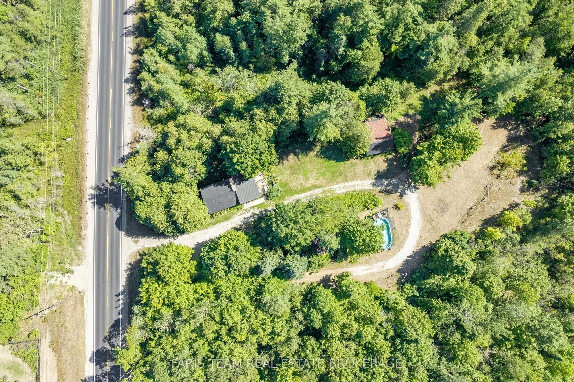 1983 Horseshoe Valley Road W