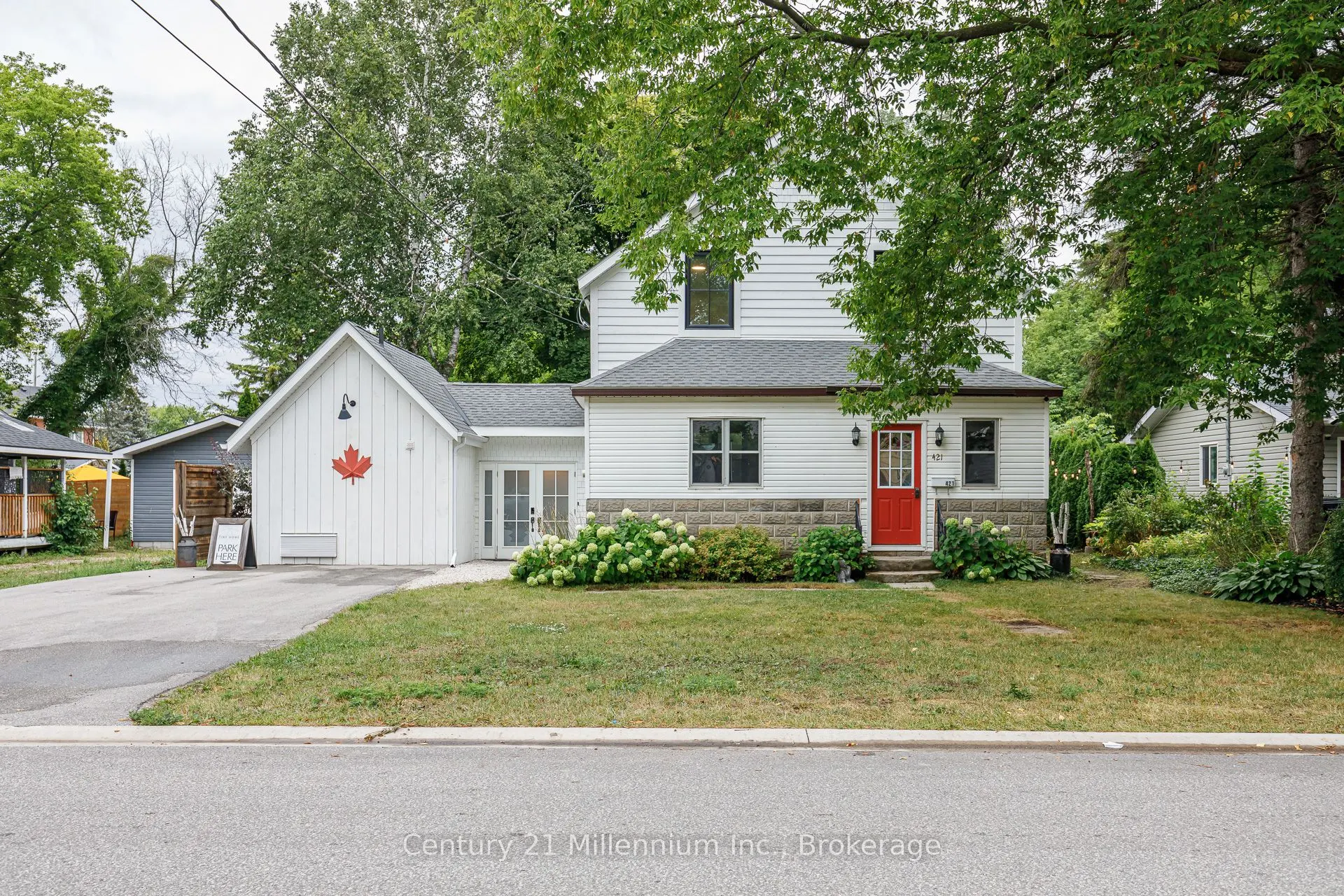 421 Napier Street