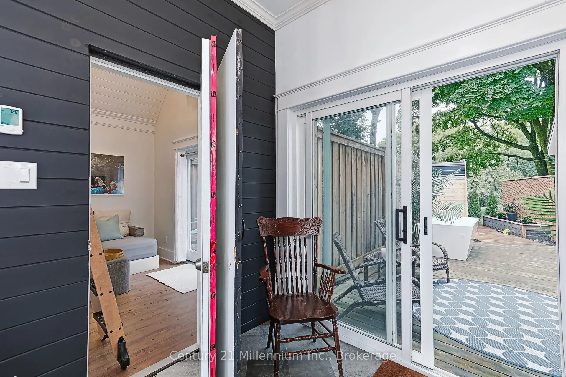 421 Napier Street