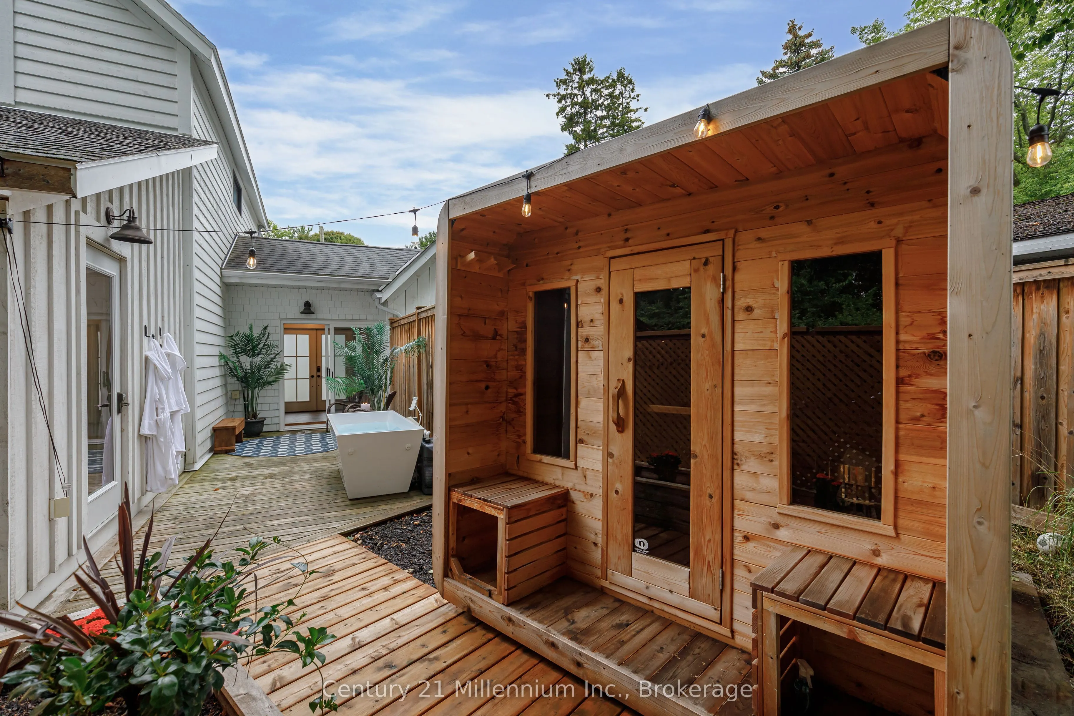 421 Napier Street