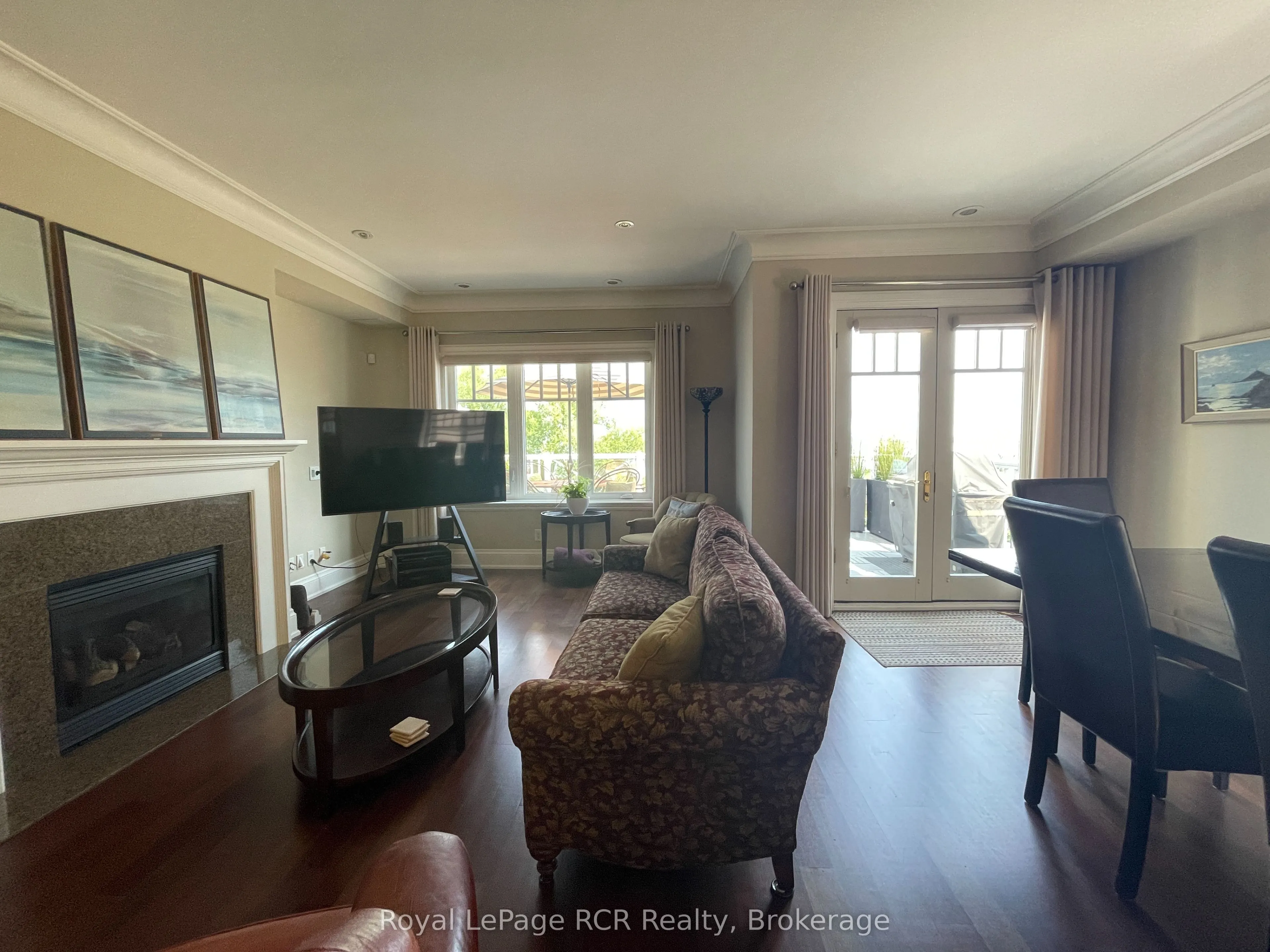 40 TROTT Boulevard, #402
