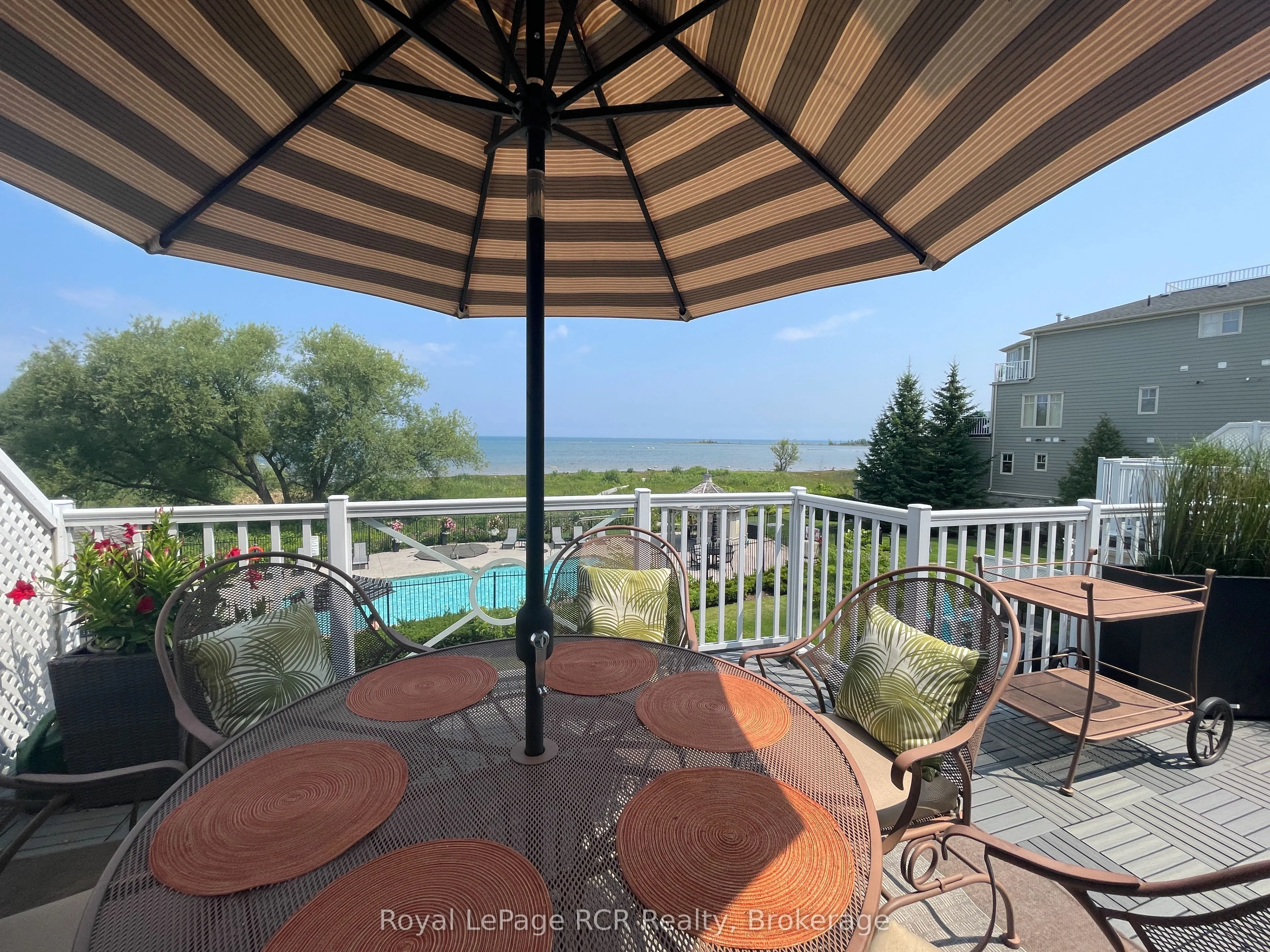 40 TROTT Boulevard, #402