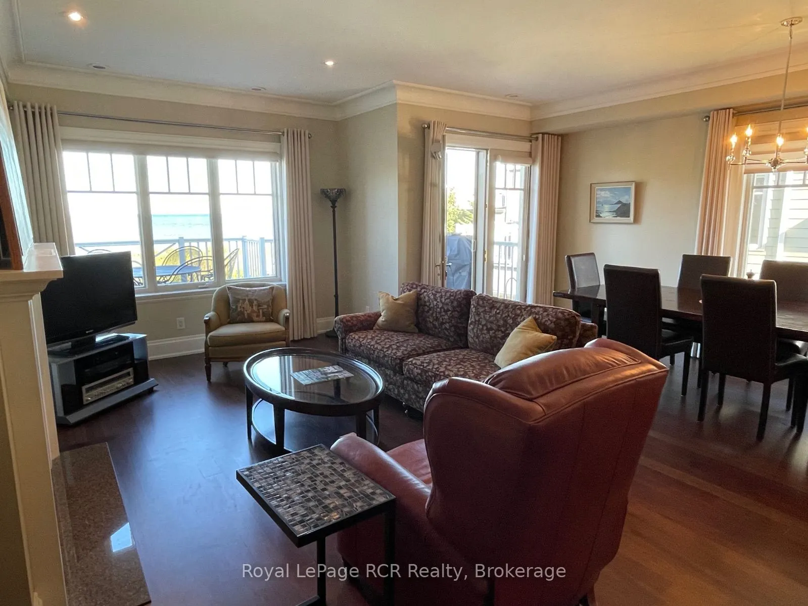 40 TROTT Boulevard, #402