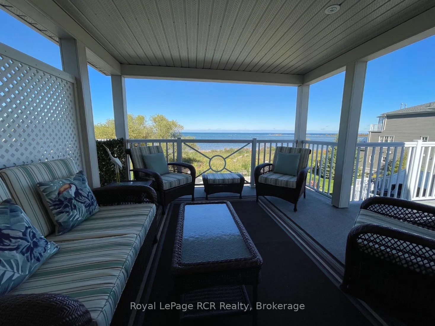40 TROTT Boulevard, #402