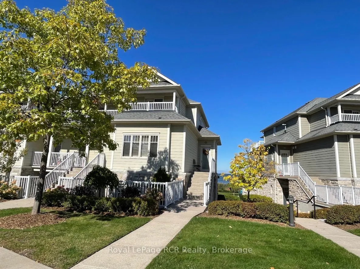 40 TROTT Boulevard, #402