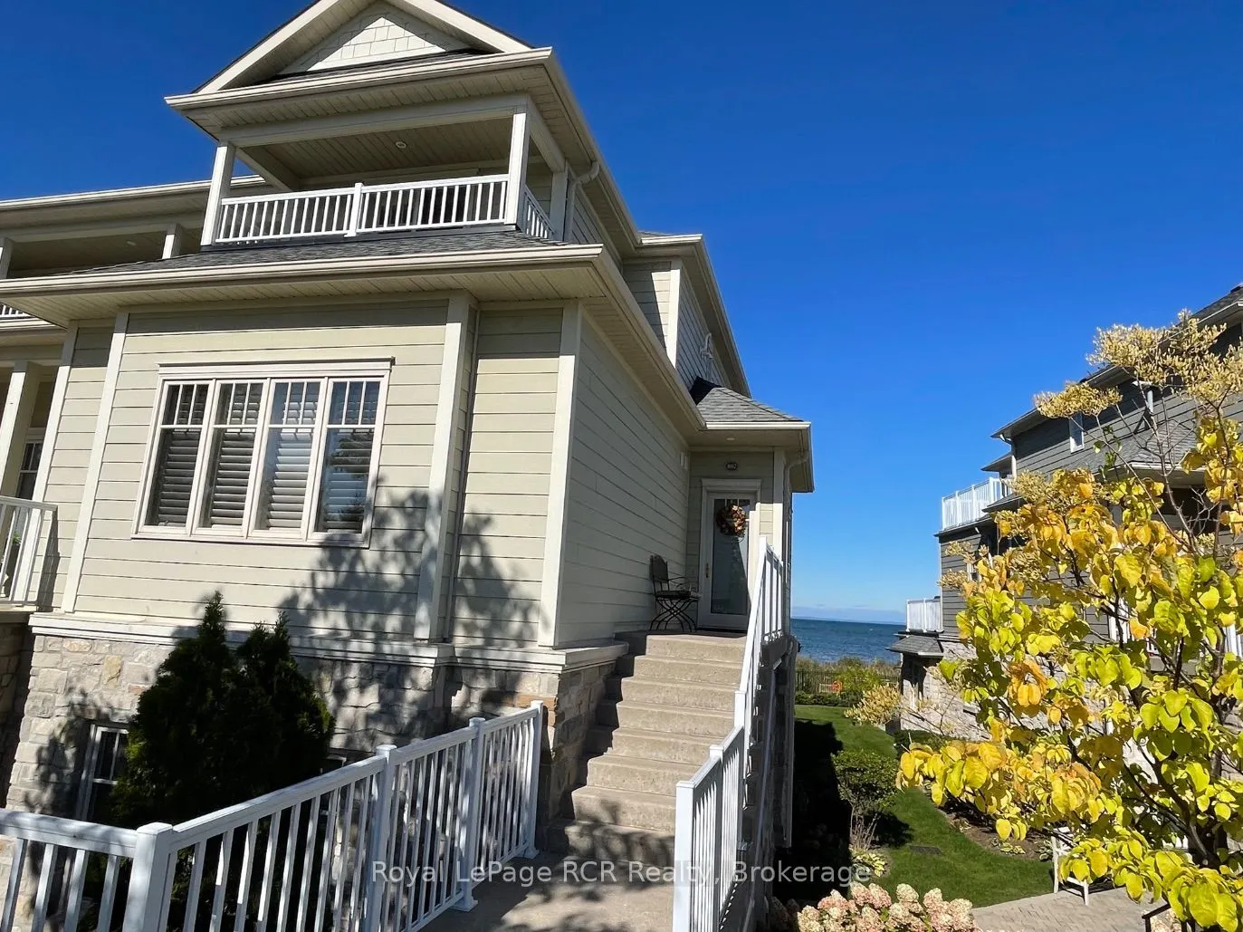 40 TROTT Boulevard, #402