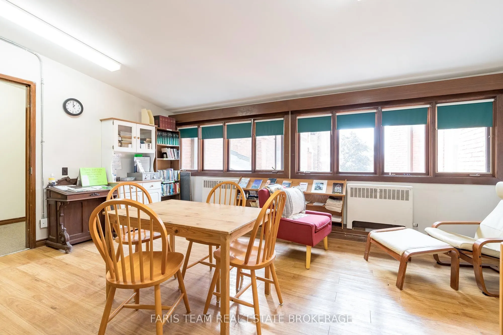 58 Peter Street N