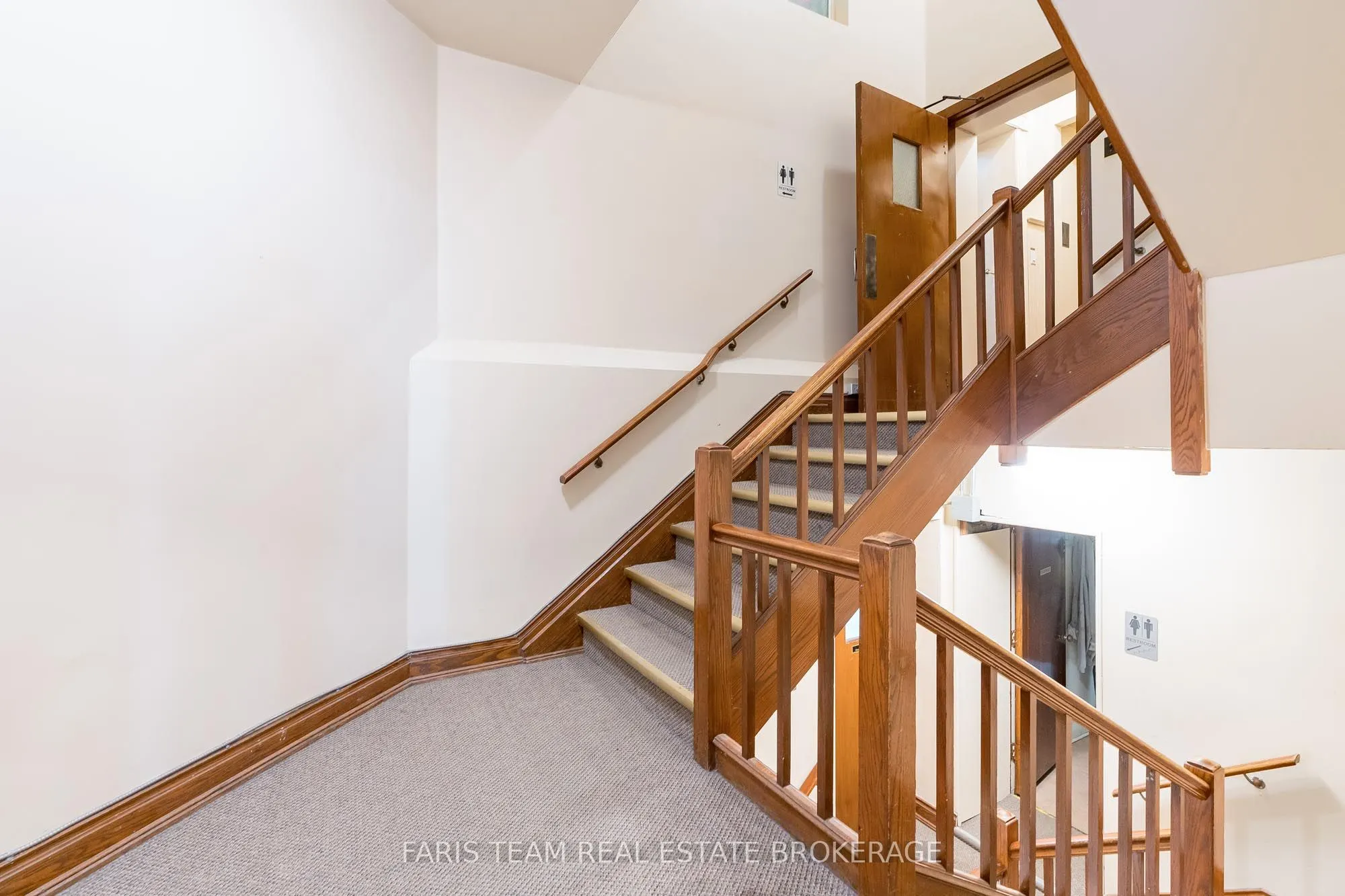 58 Peter Street N