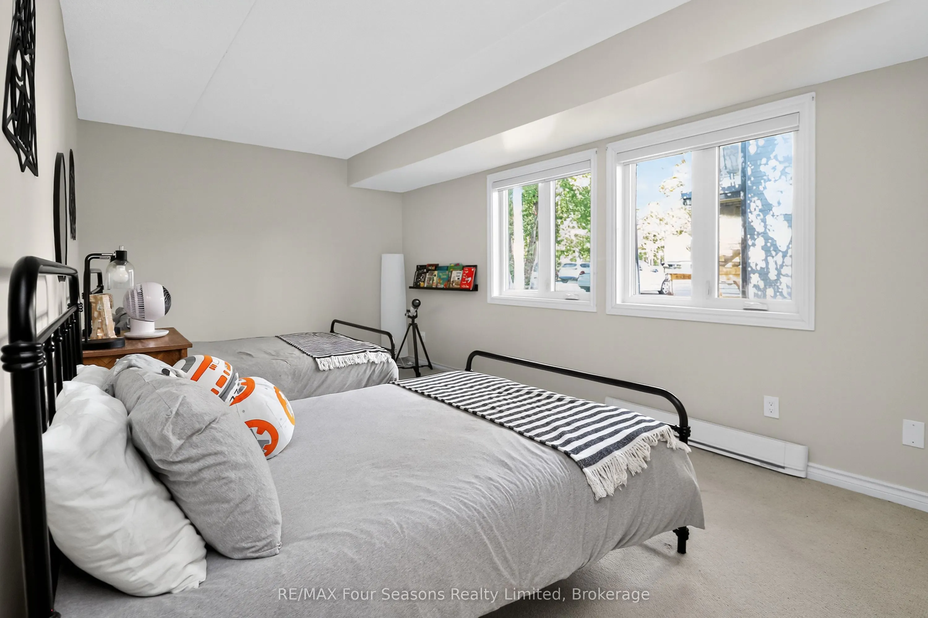 44 Trott Boulevard, #13