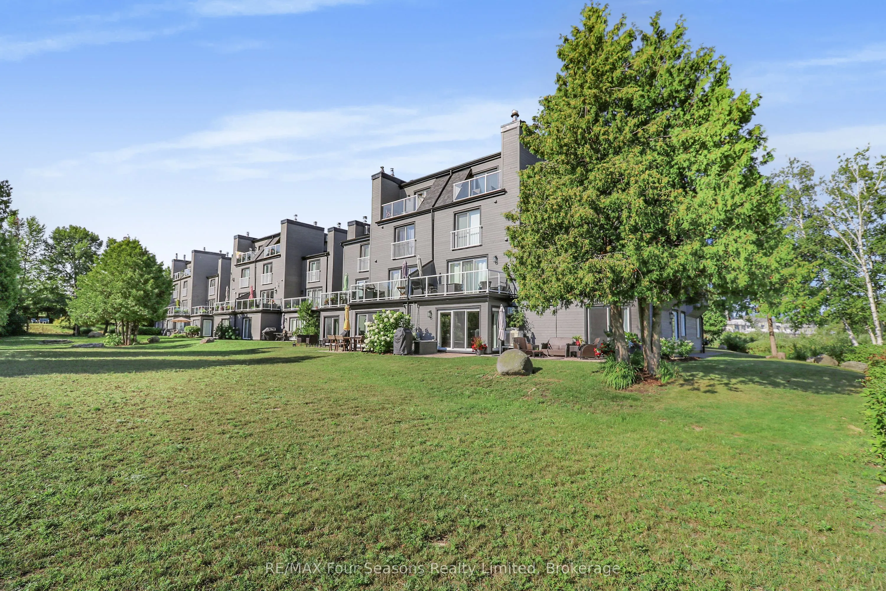 44 Trott Boulevard, #13