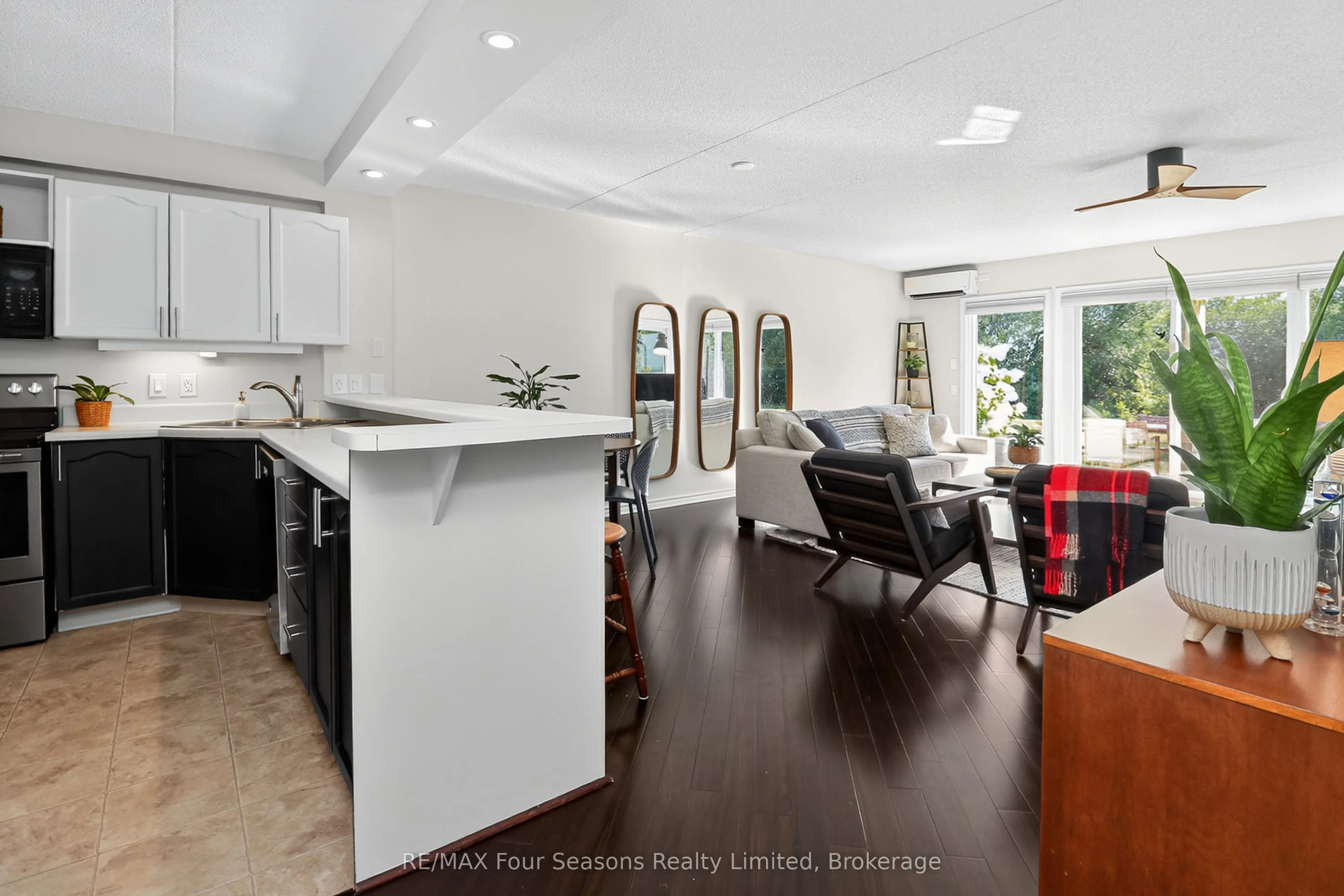 44 Trott Boulevard, #13