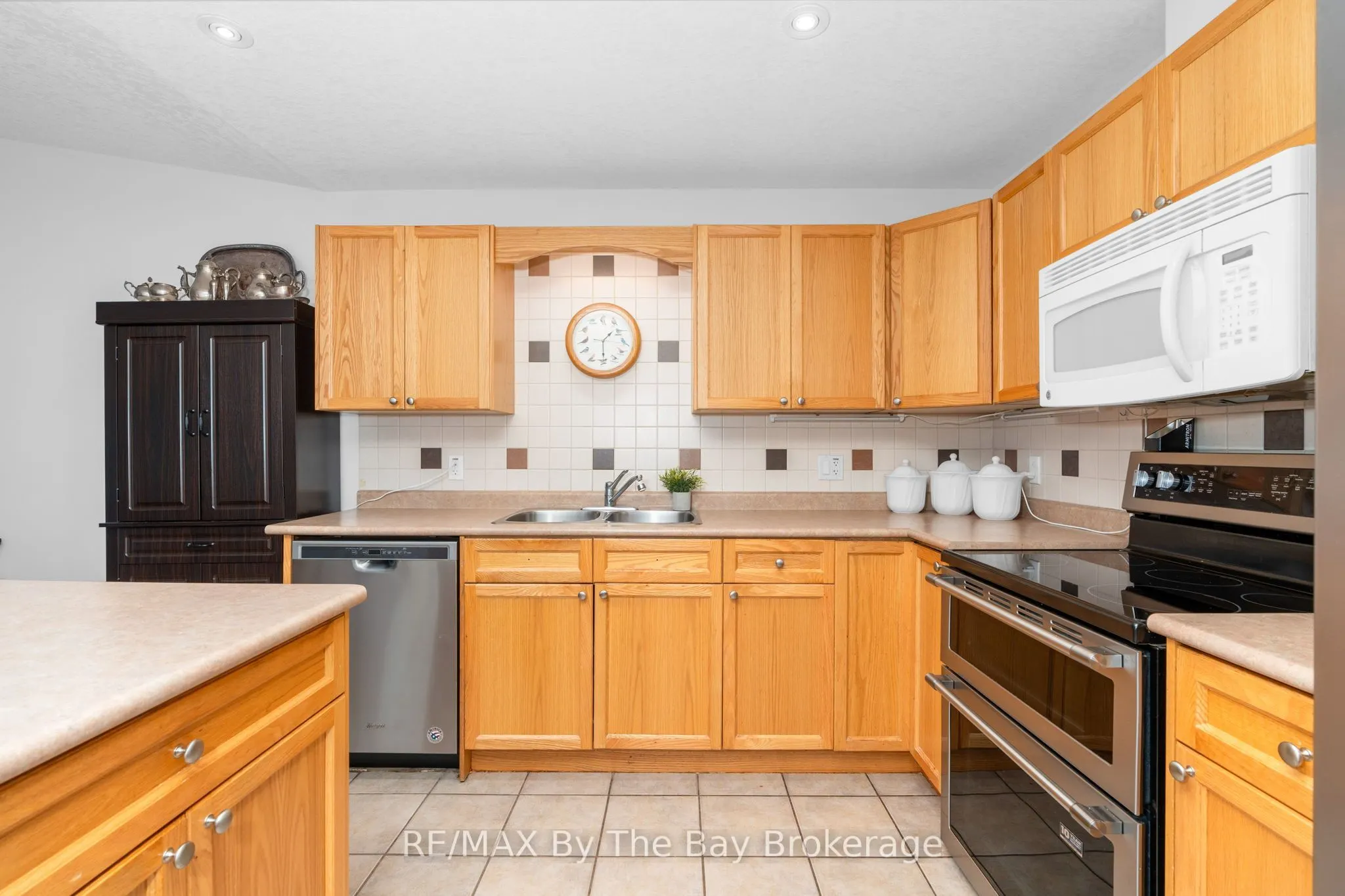 29 MEADOW Lane