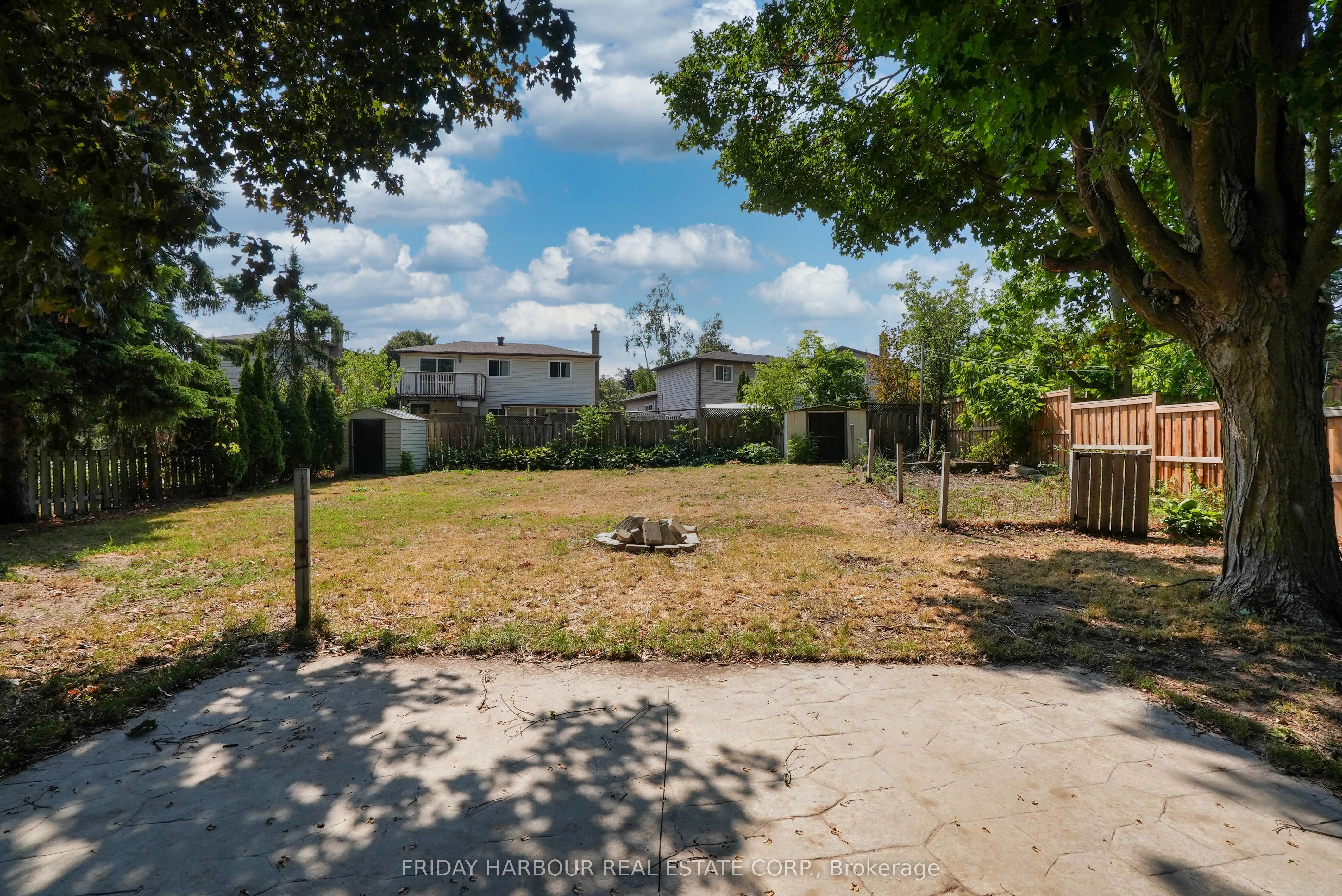 9 MEADOWLAND Avenue