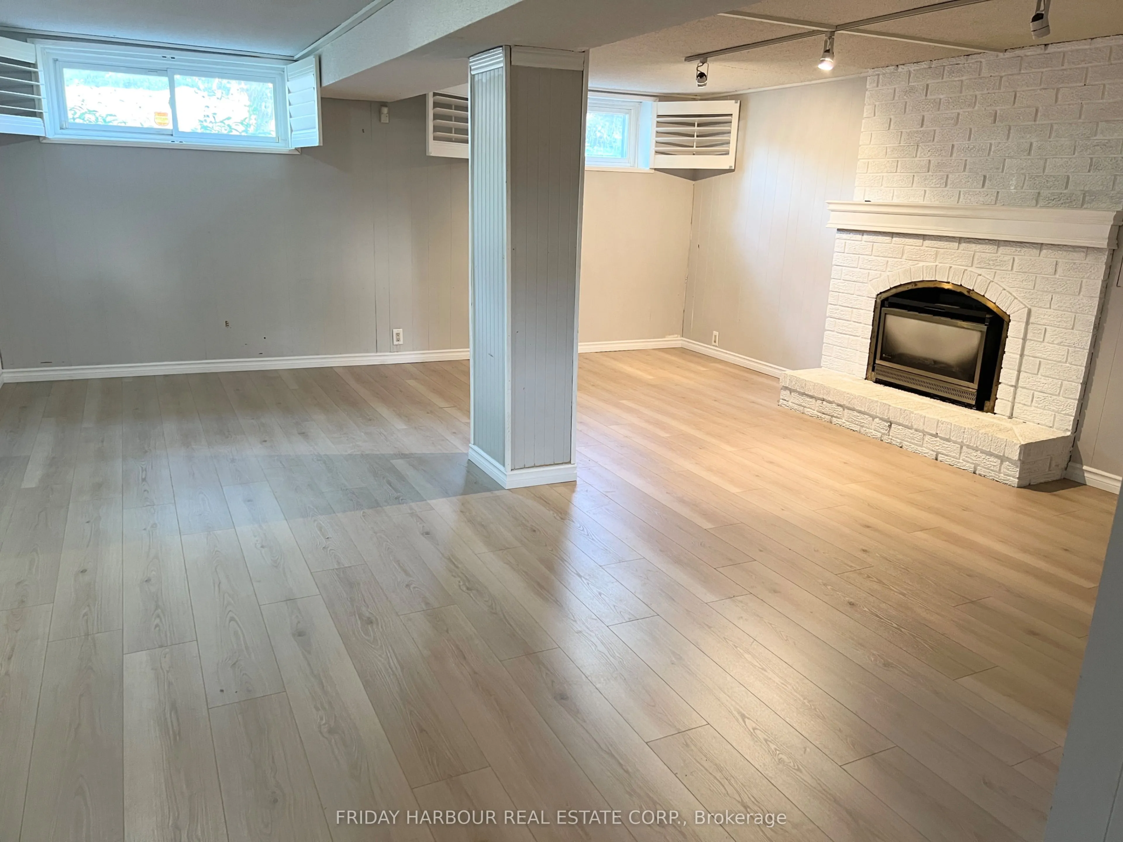 9 MEADOWLAND Avenue