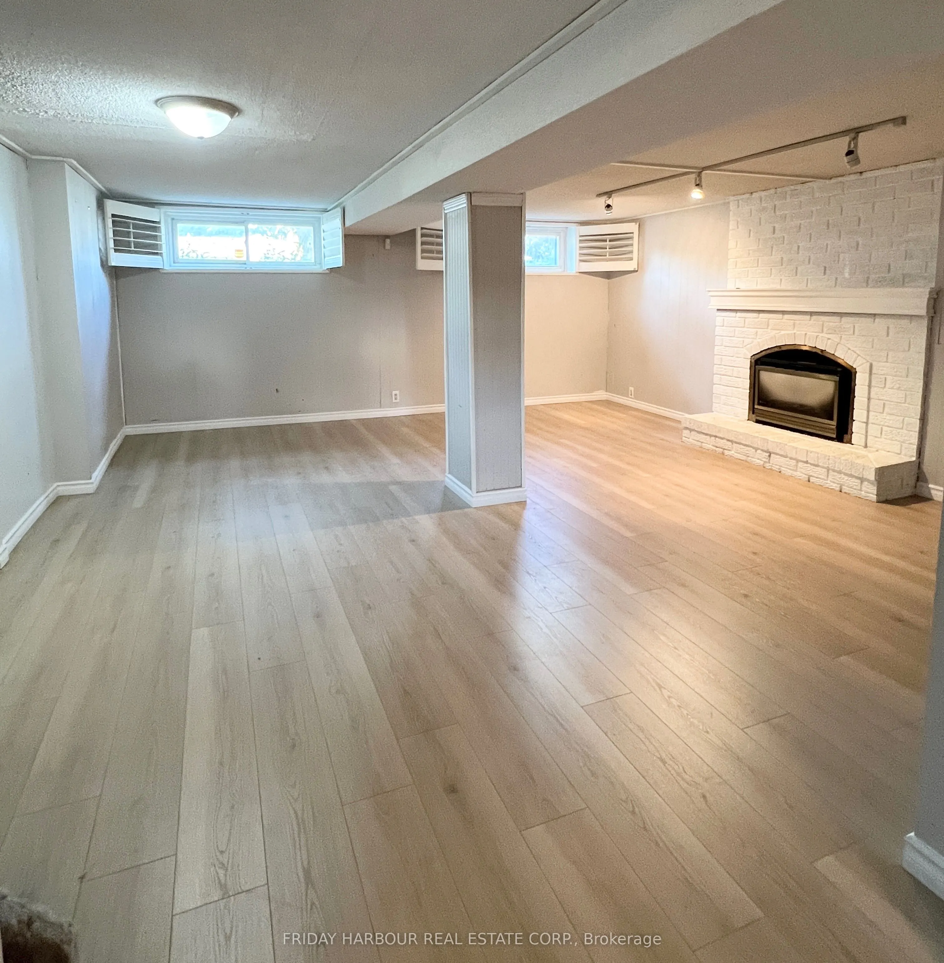 9 MEADOWLAND Avenue