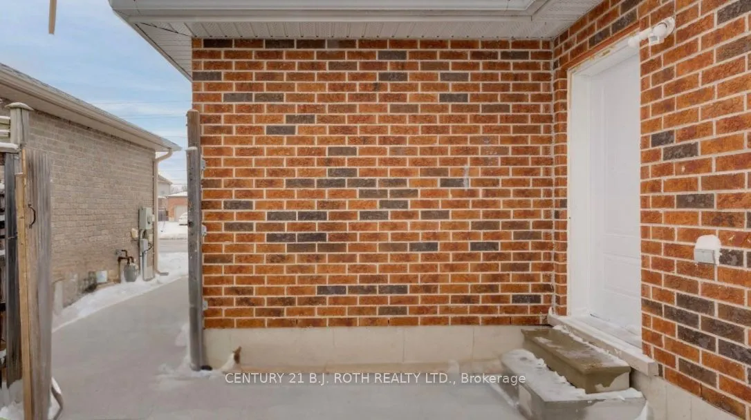 361 GEORGIAN Drive, #LOWER