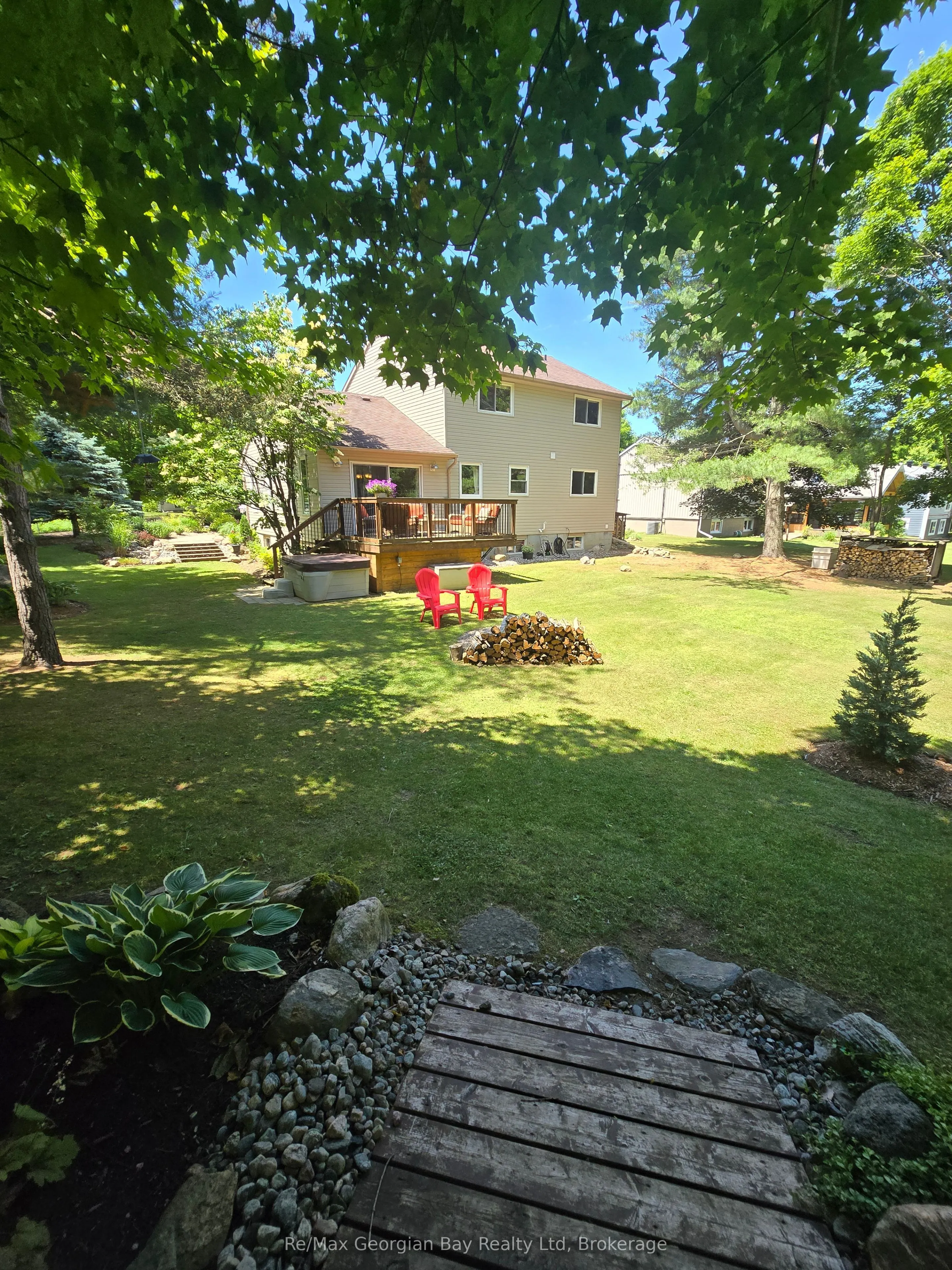 30 SUMAC Crescent