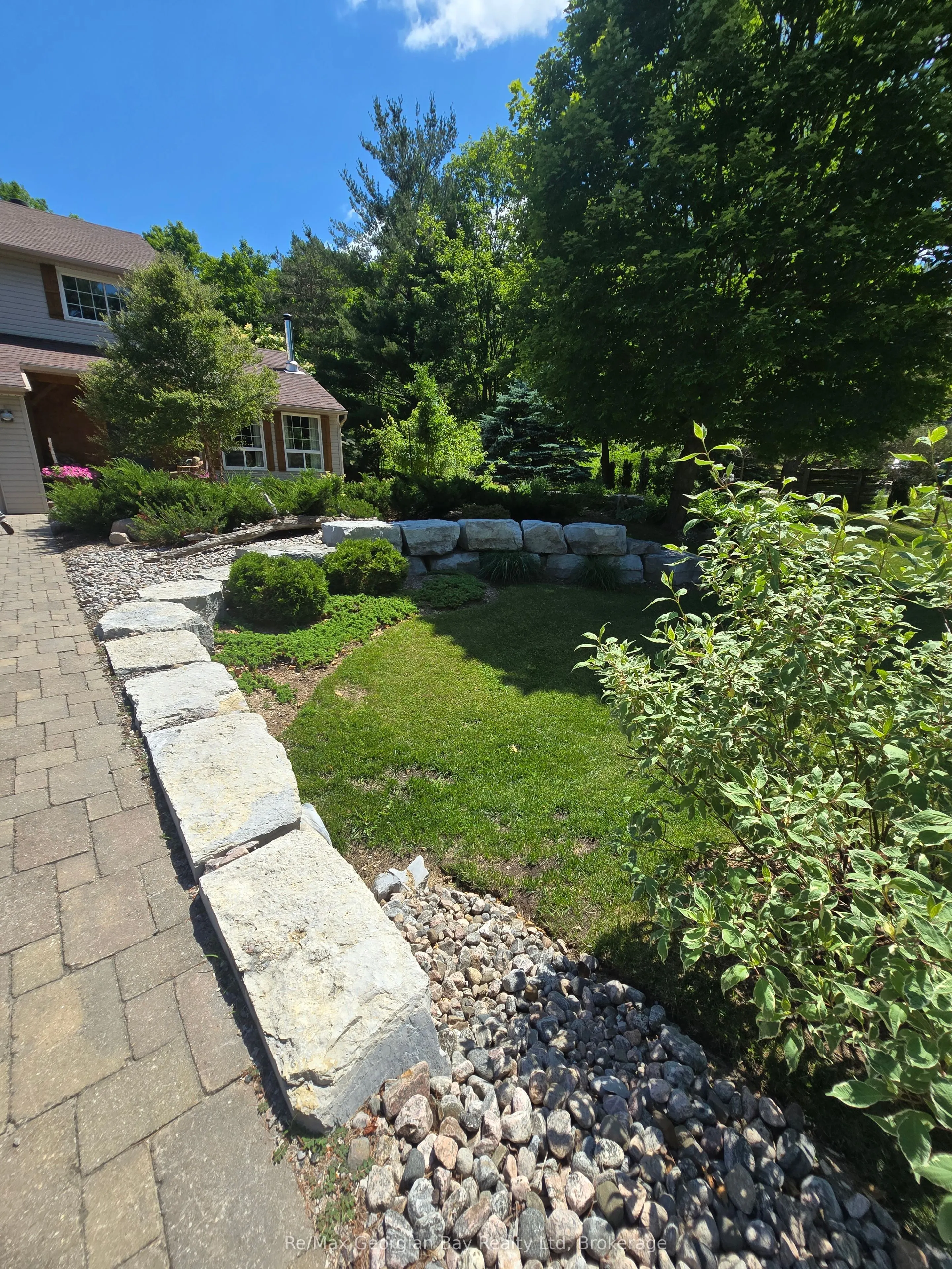 30 SUMAC Crescent