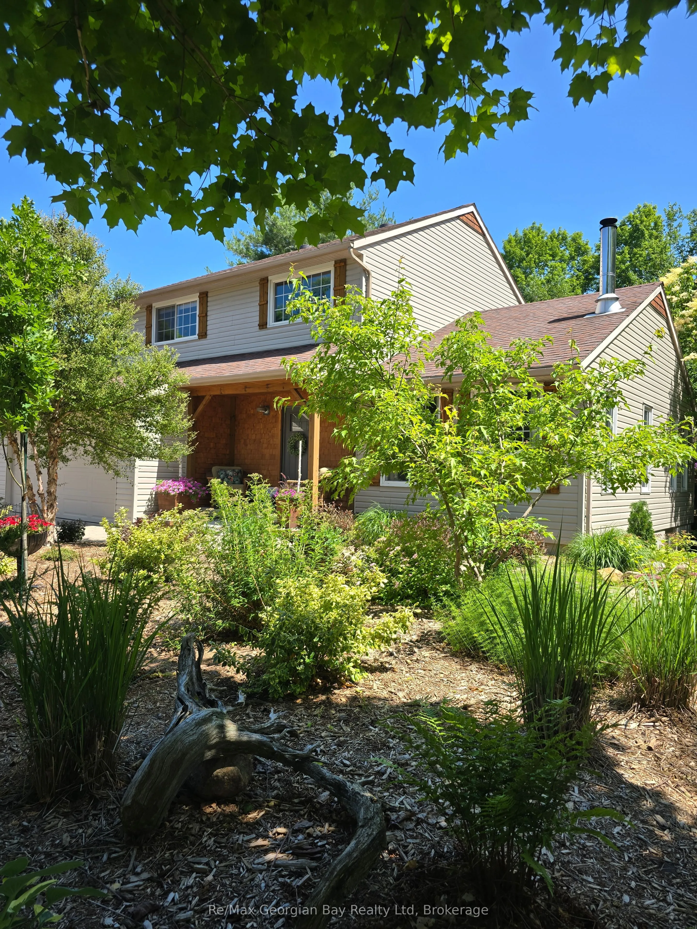 30 SUMAC Crescent