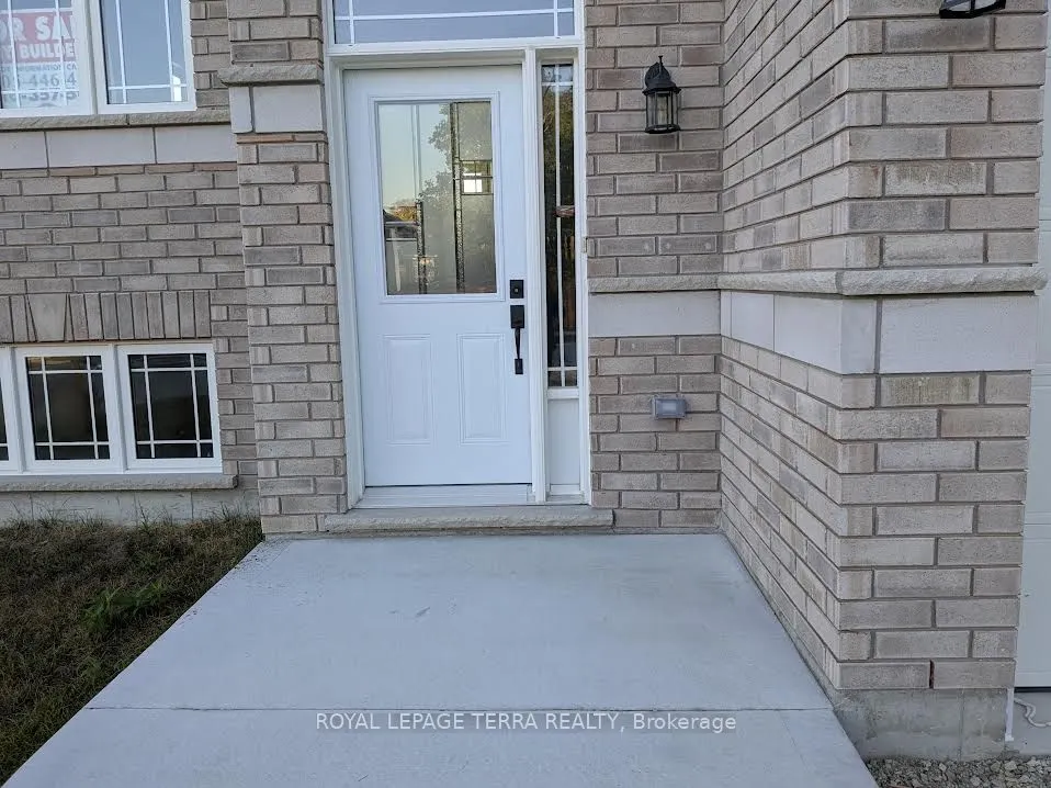 6 JOANNE Crescent S