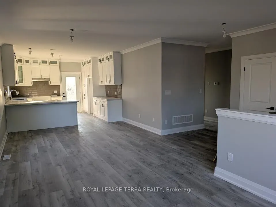 6 JOANNE Crescent S