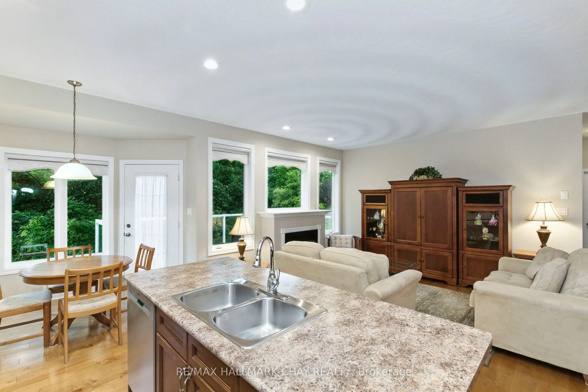 32 Valleycrest Drive