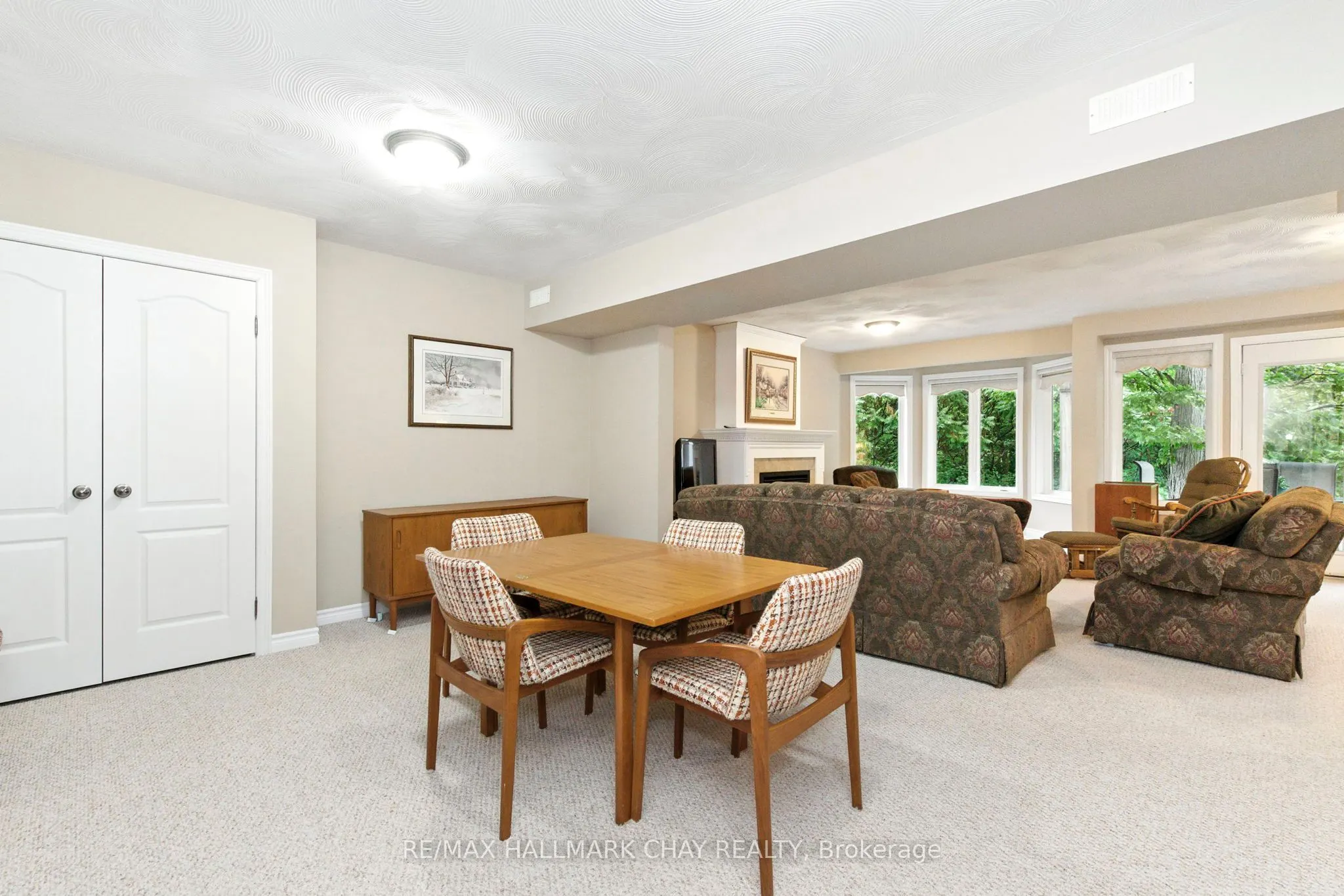 32 Valleycrest Drive