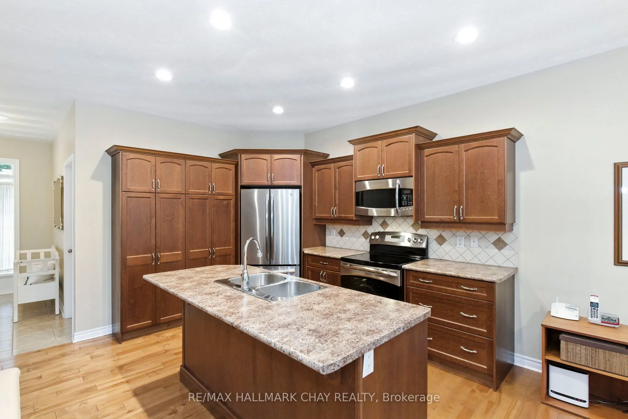 32 Valleycrest Drive