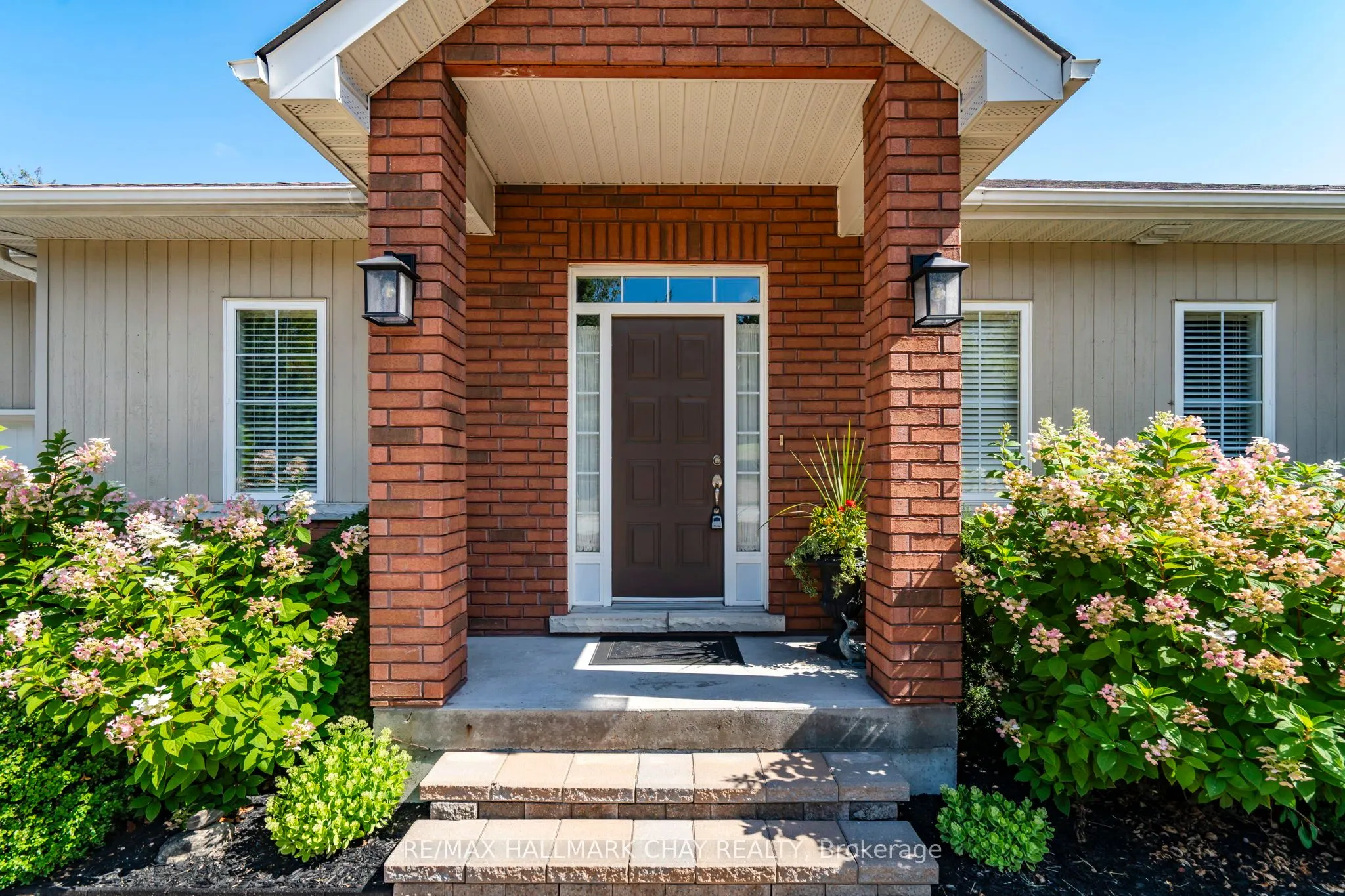 32 Valleycrest Drive