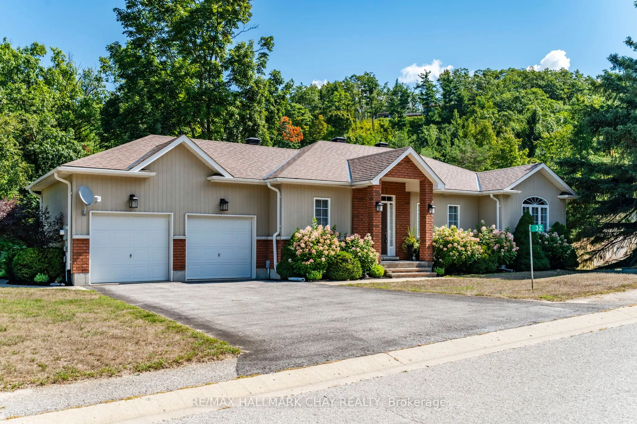 32 Valleycrest Drive
