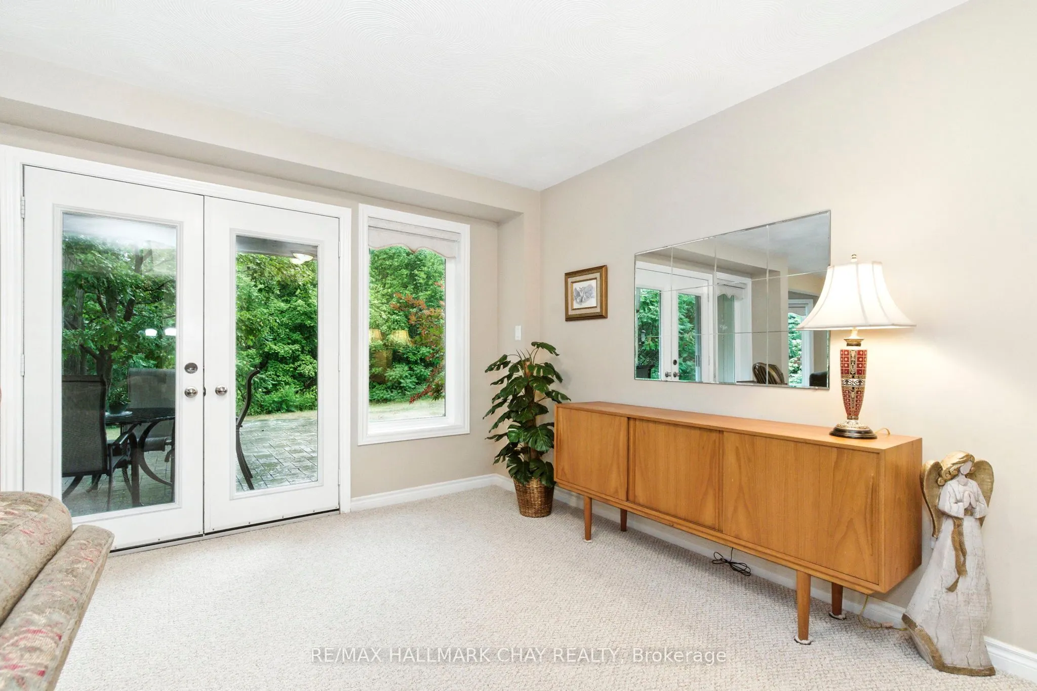 32 Valleycrest Drive