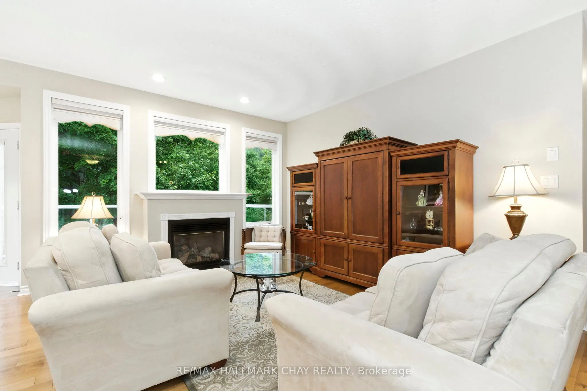 32 Valleycrest Drive