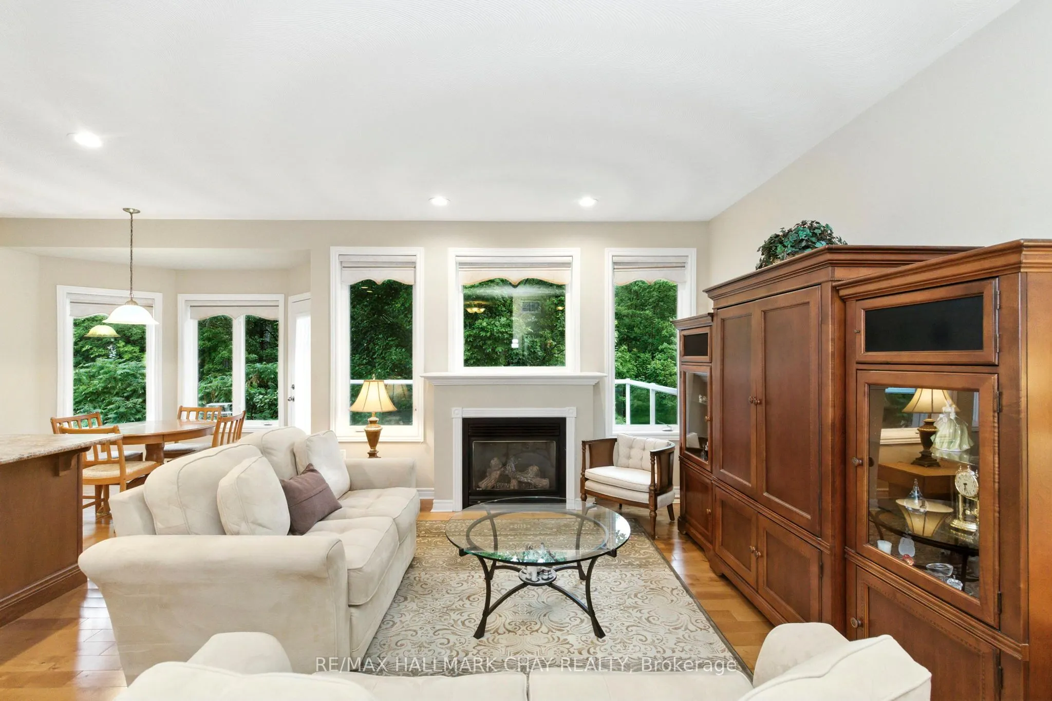 32 Valleycrest Drive