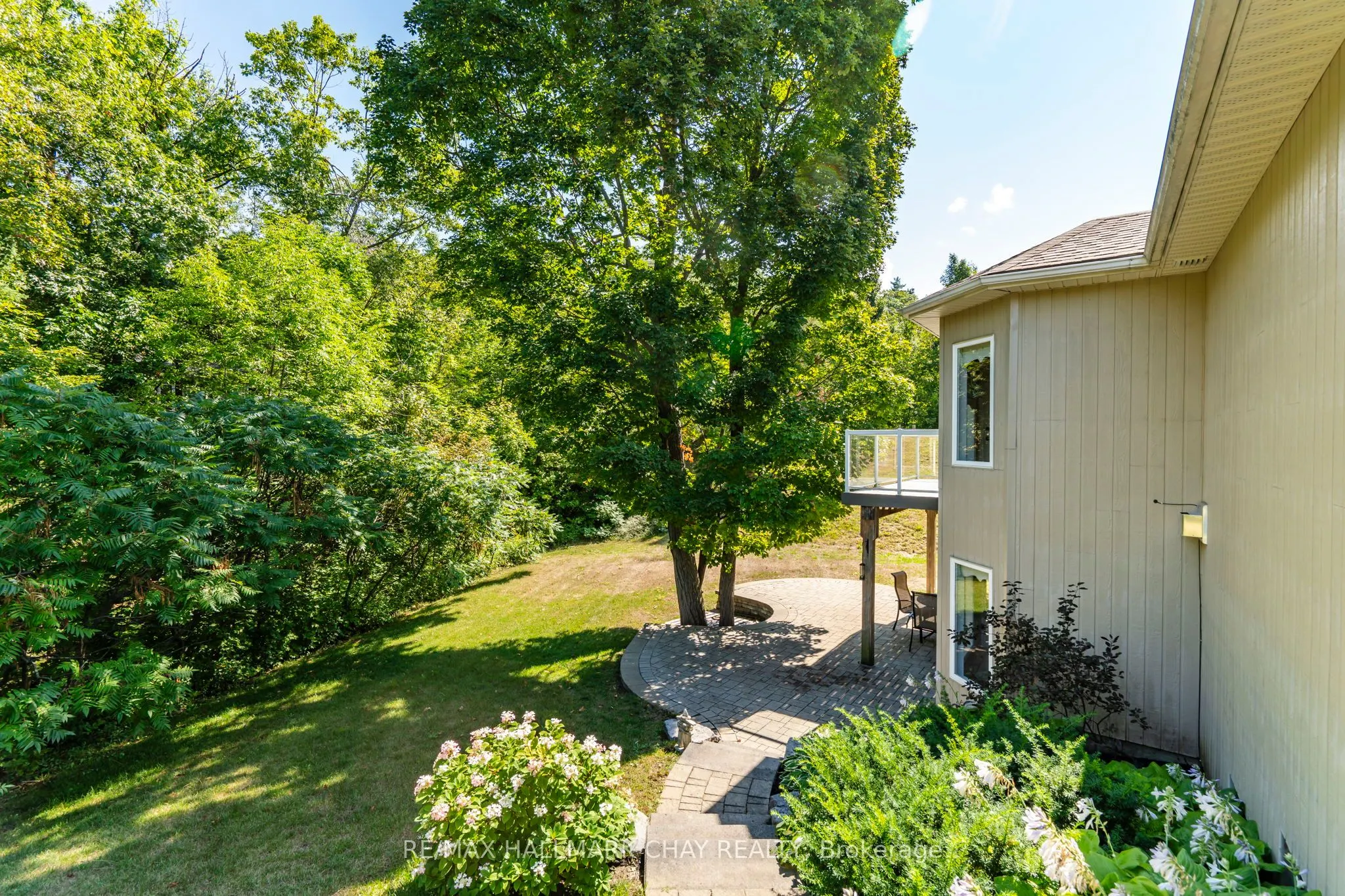 32 Valleycrest Drive