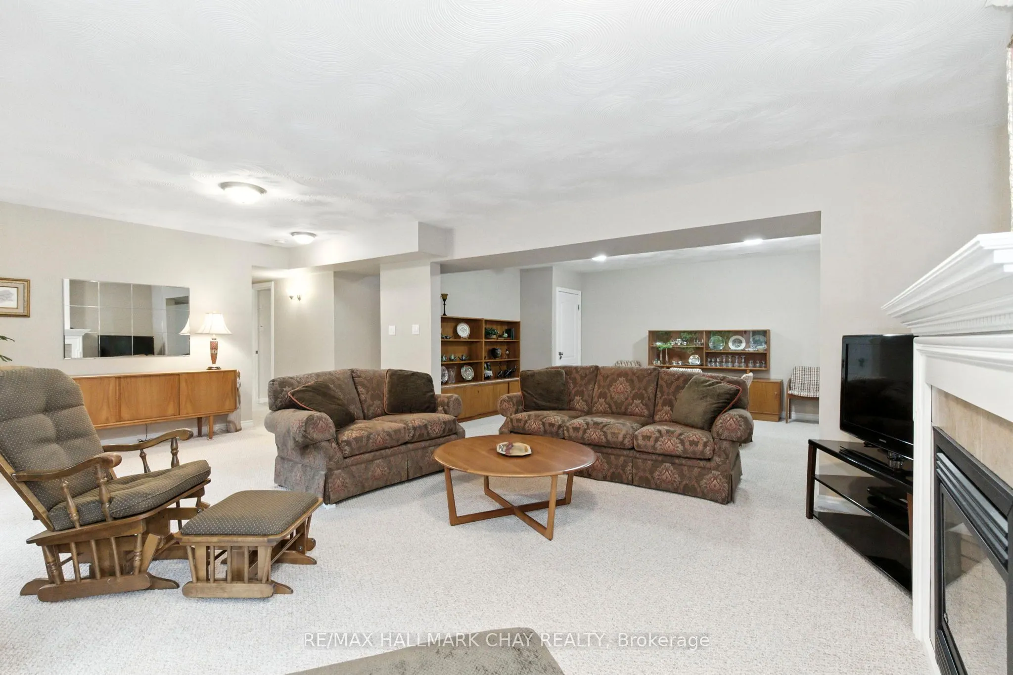 32 Valleycrest Drive