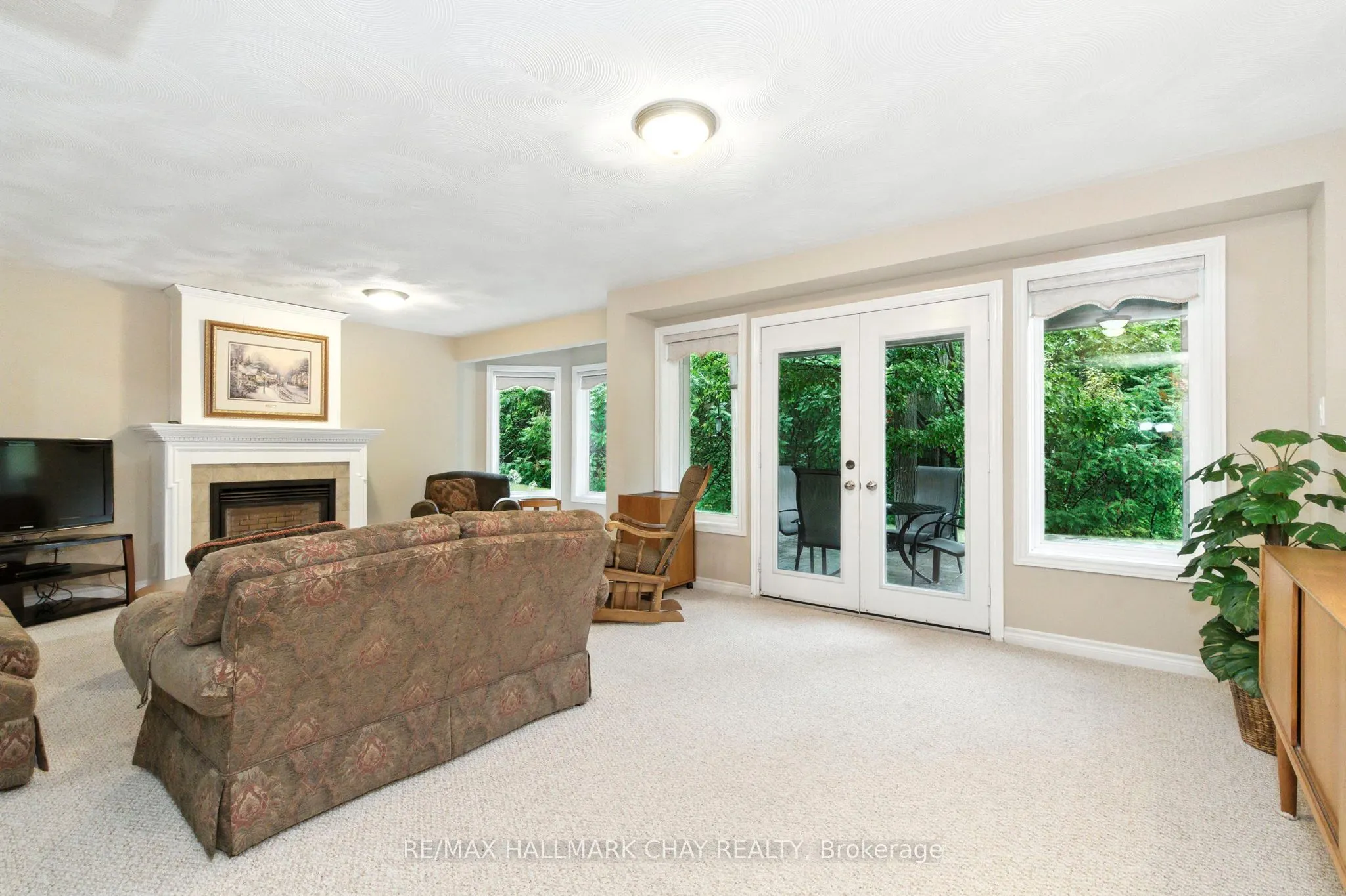 32 Valleycrest Drive
