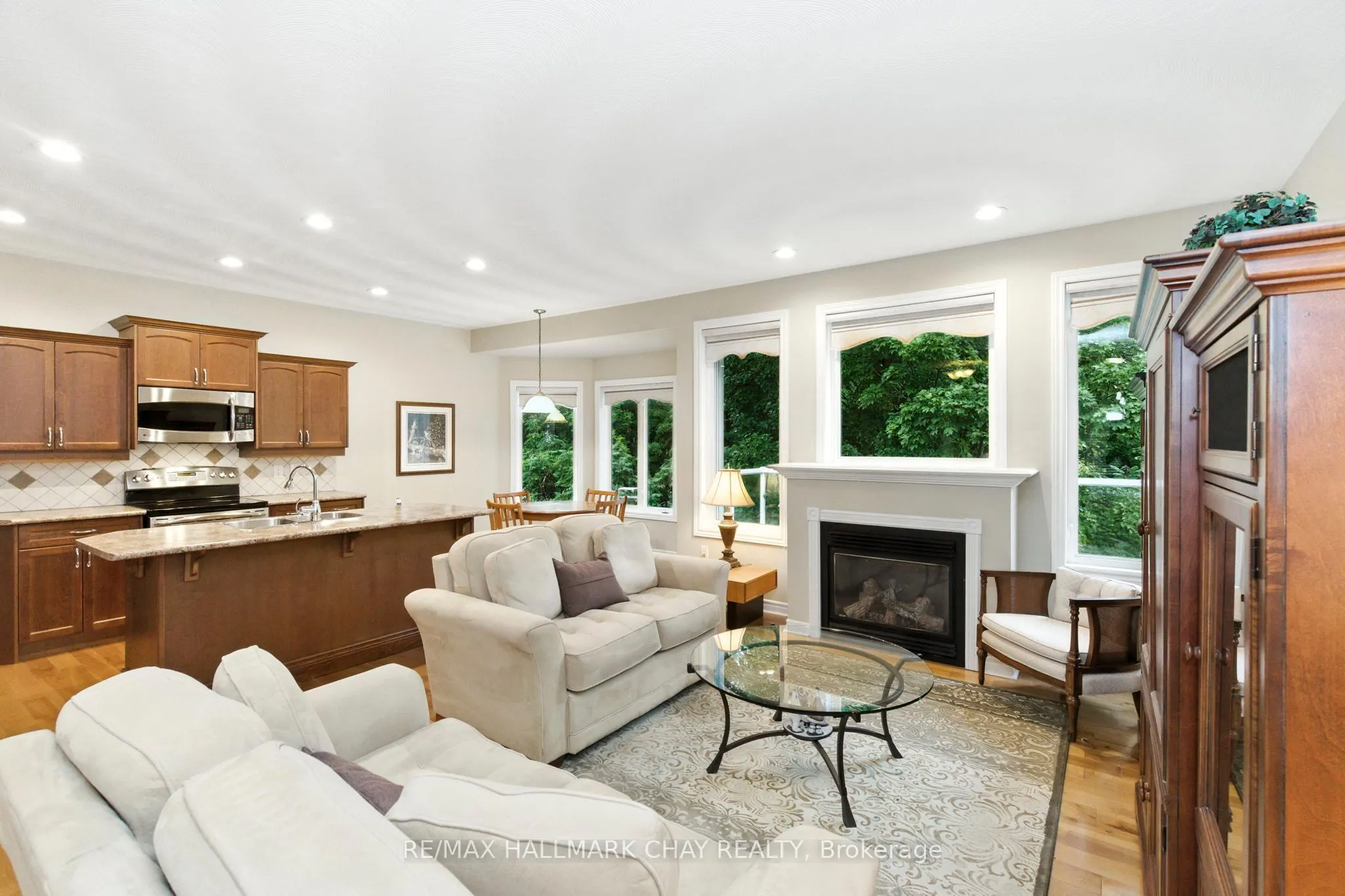 32 Valleycrest Drive