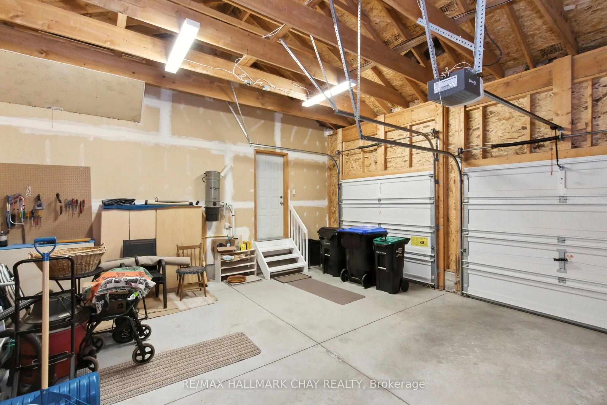 32 Valleycrest Drive