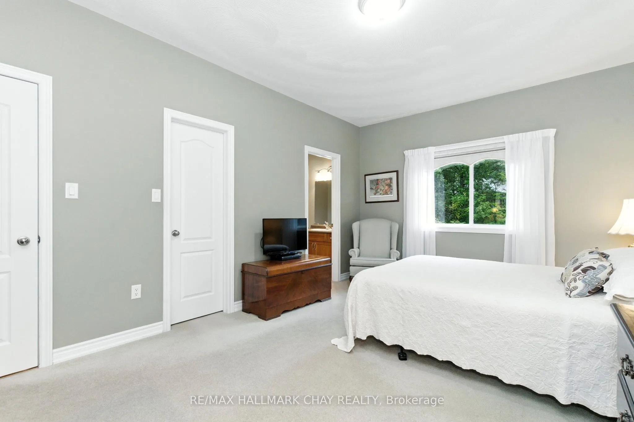32 Valleycrest Drive